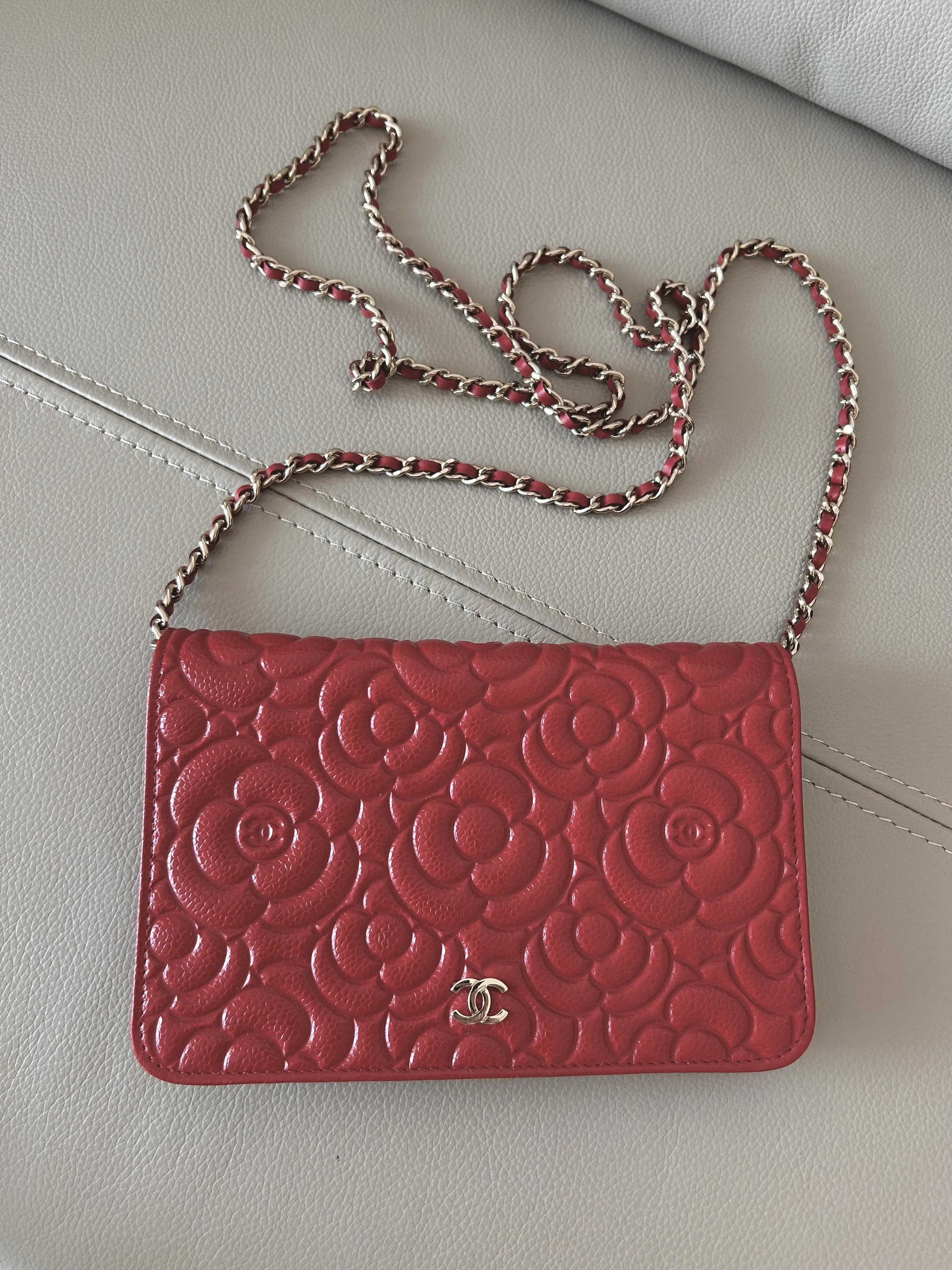 Chanel on chain in perfect condition | LOOP-Marktplatz