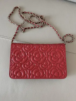 Chanel on chain in perfect condition | LOOP-Marktplatz