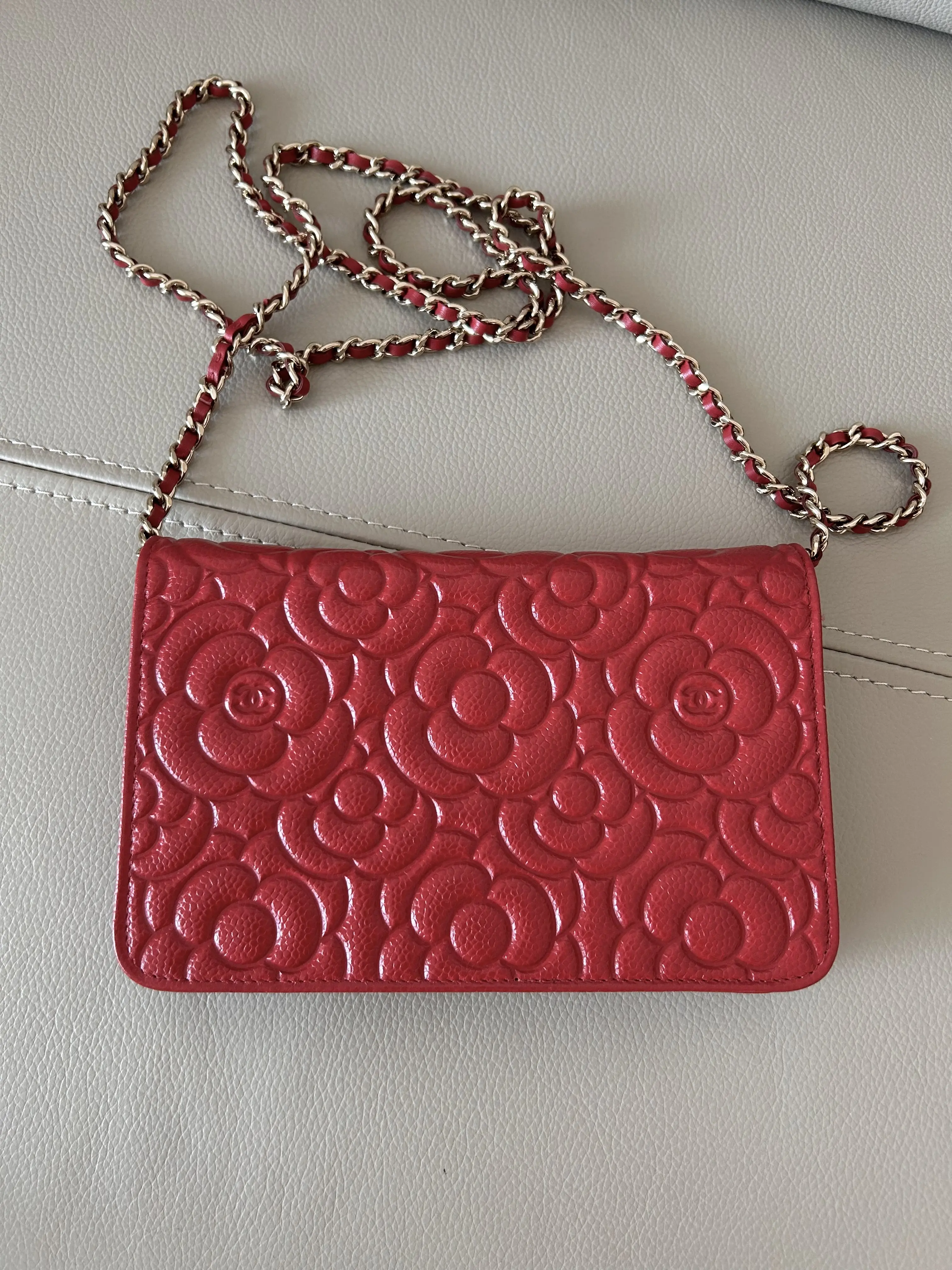 Chanel on chain in perfect condition | LOOP-Marktplatz