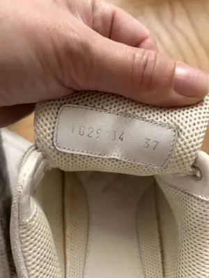 Chanel sneakers | LOOP-Marktplatz
