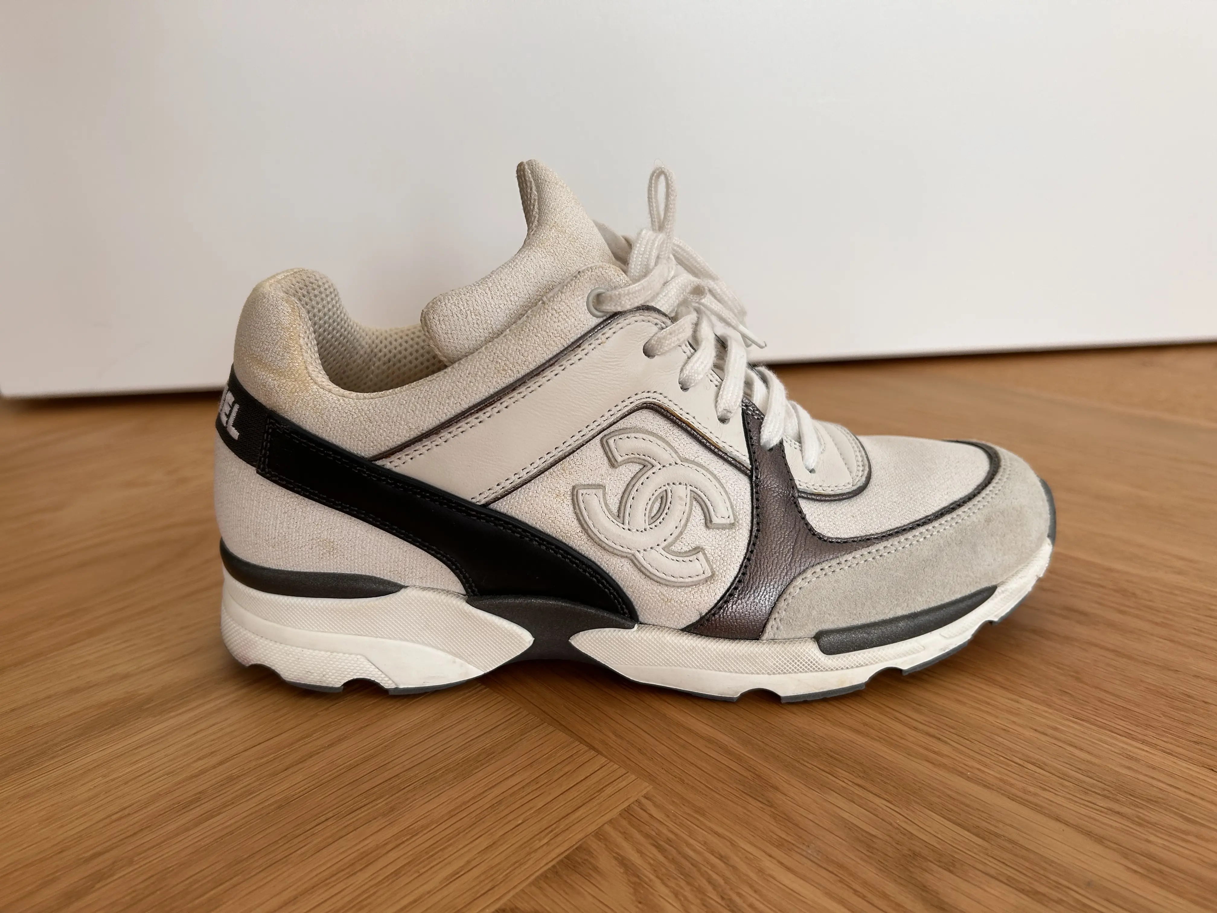 Chanel sneakers | LOOP-Marktplatz