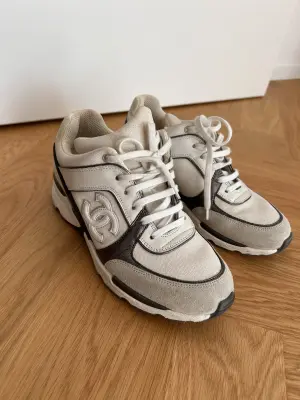 Chanel sneakers | LOOP-Marktplatz