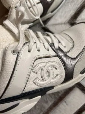 Chanel sneakers | LOOP-Marktplatz