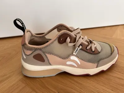 Fendi sneakers | LOOP-Marktplatz