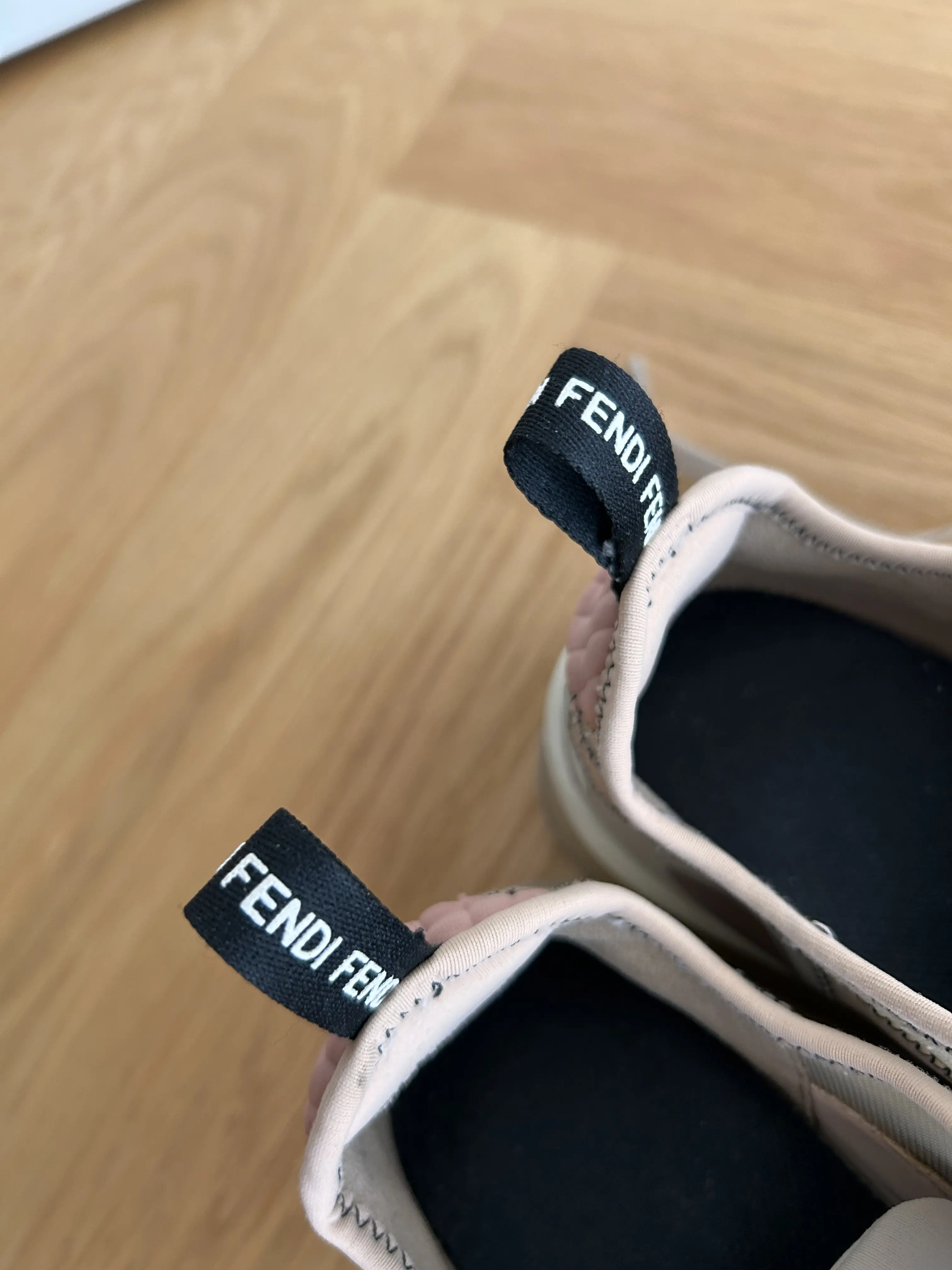 Fendi sneakers | LOOP-Marktplatz