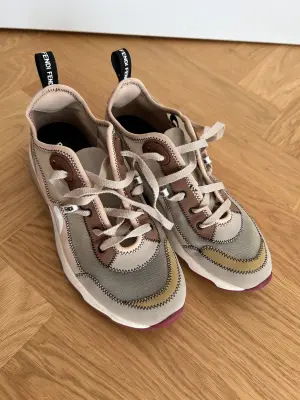 Fendi sneakers | LOOP-Marktplatz