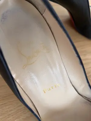 Louboutin heels | LOOP-Marktplatz