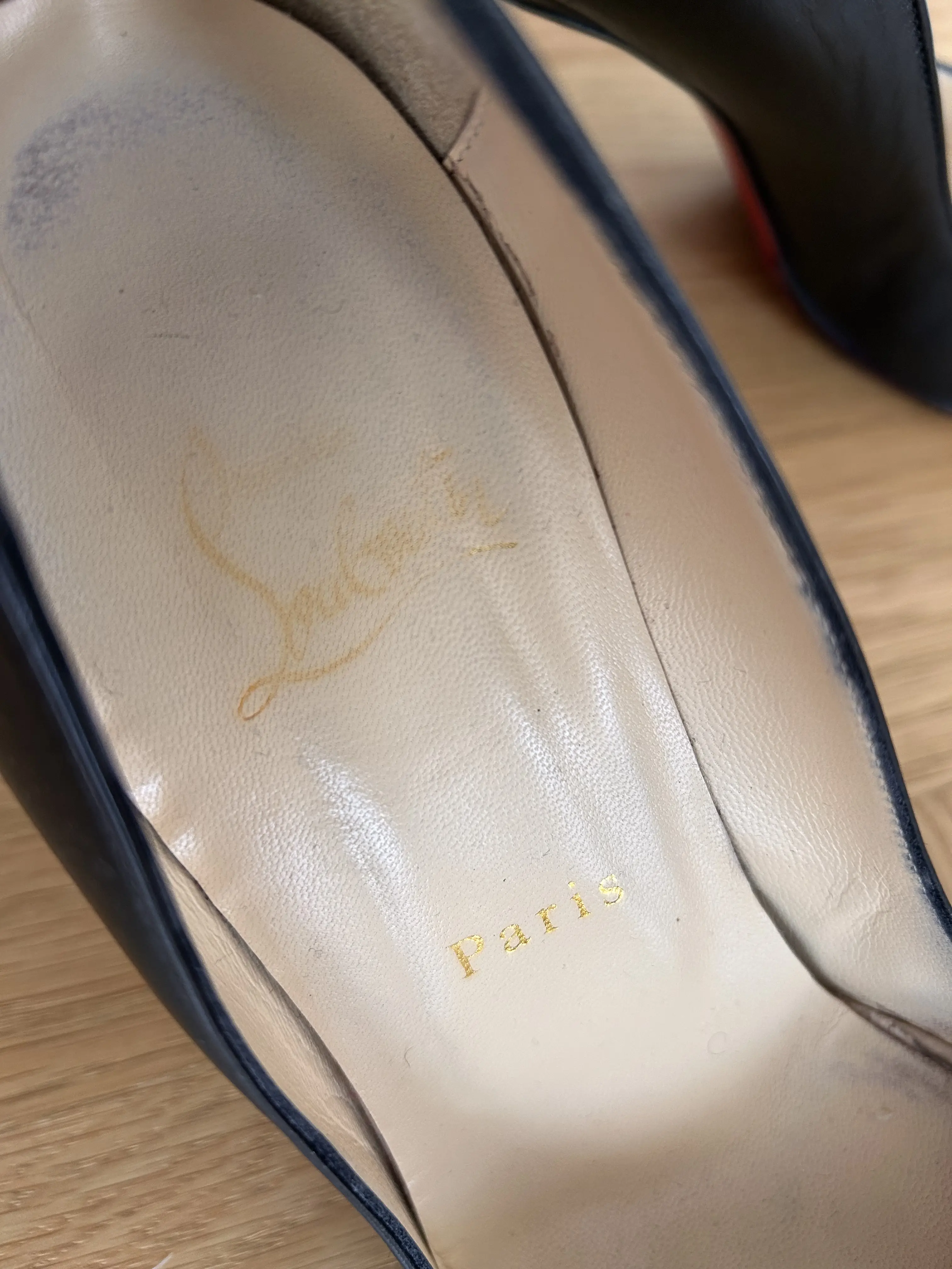 Louboutin heels | LOOP-Marktplatz