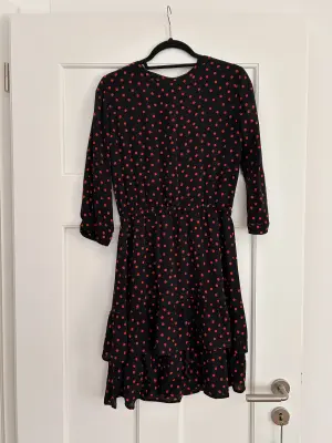 Black dotted dress | LOOP-Marktplatz