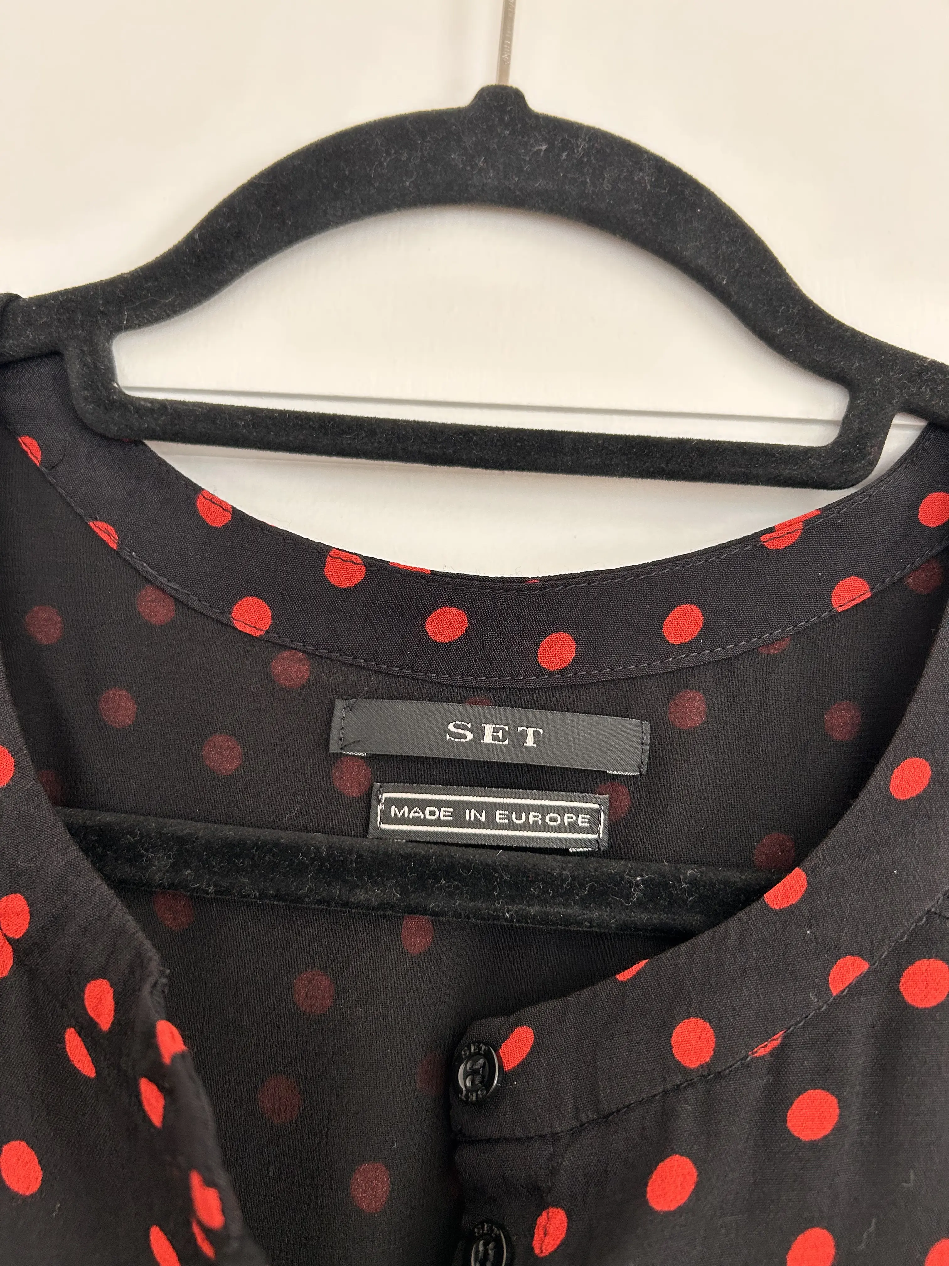 Black dotted dress | LOOP-Marktplatz
