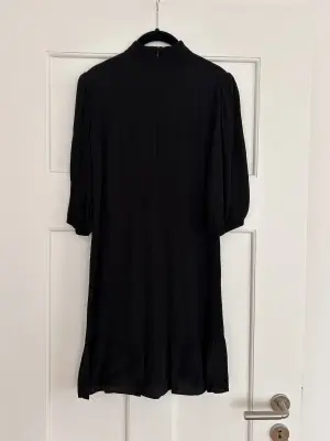 Little black dress | LOOP Marketplace