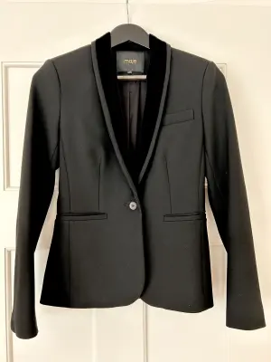 Tuxedo style suit | LOOP Marketplace