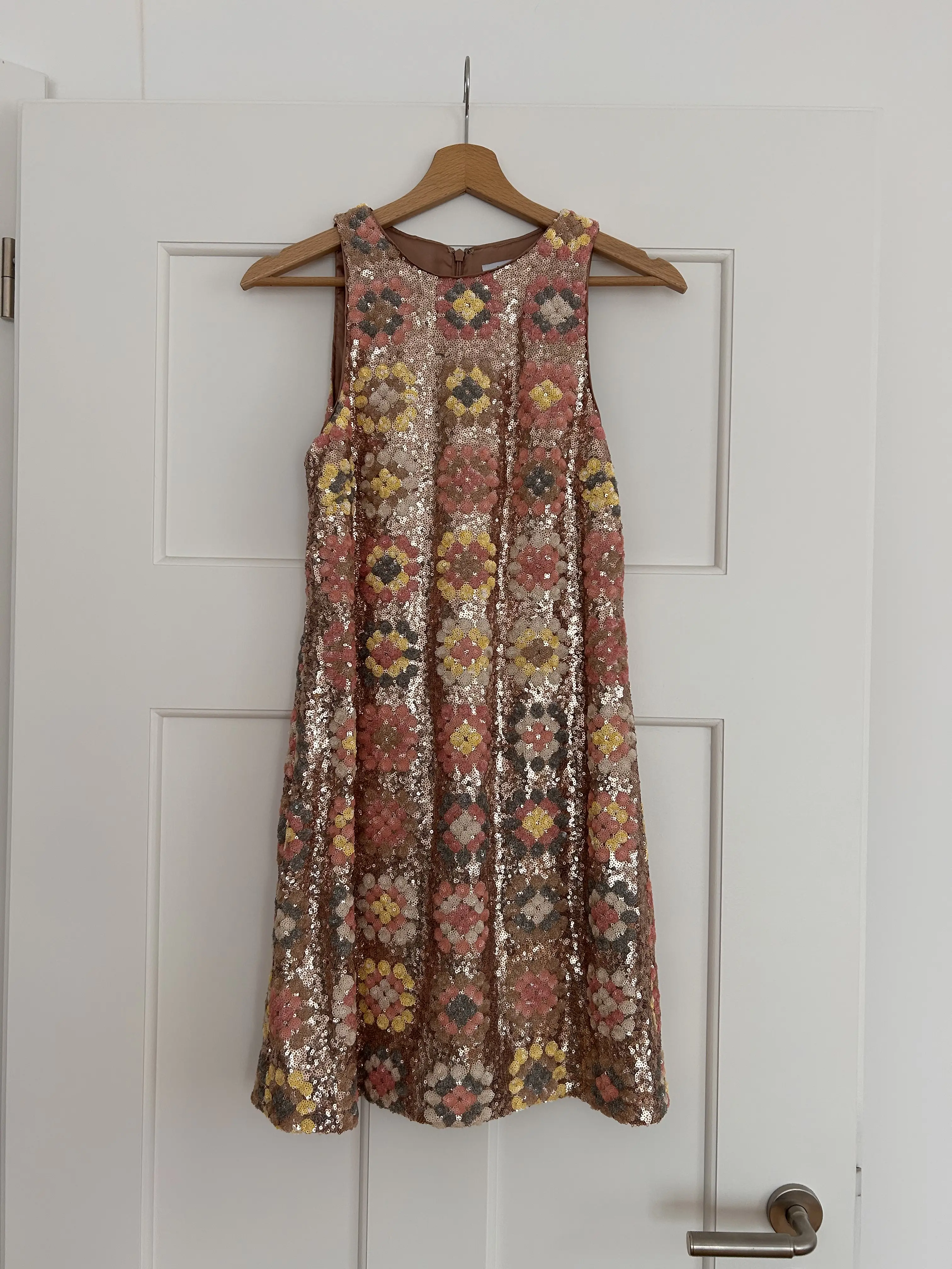 A shape dress | LOOP-Marktplatz