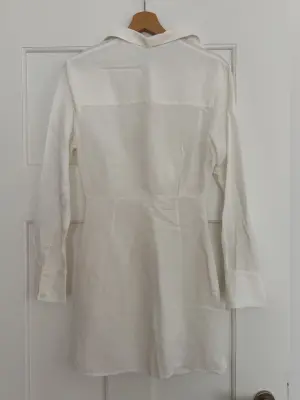 Summery white dress | LOOP-Marktplatz