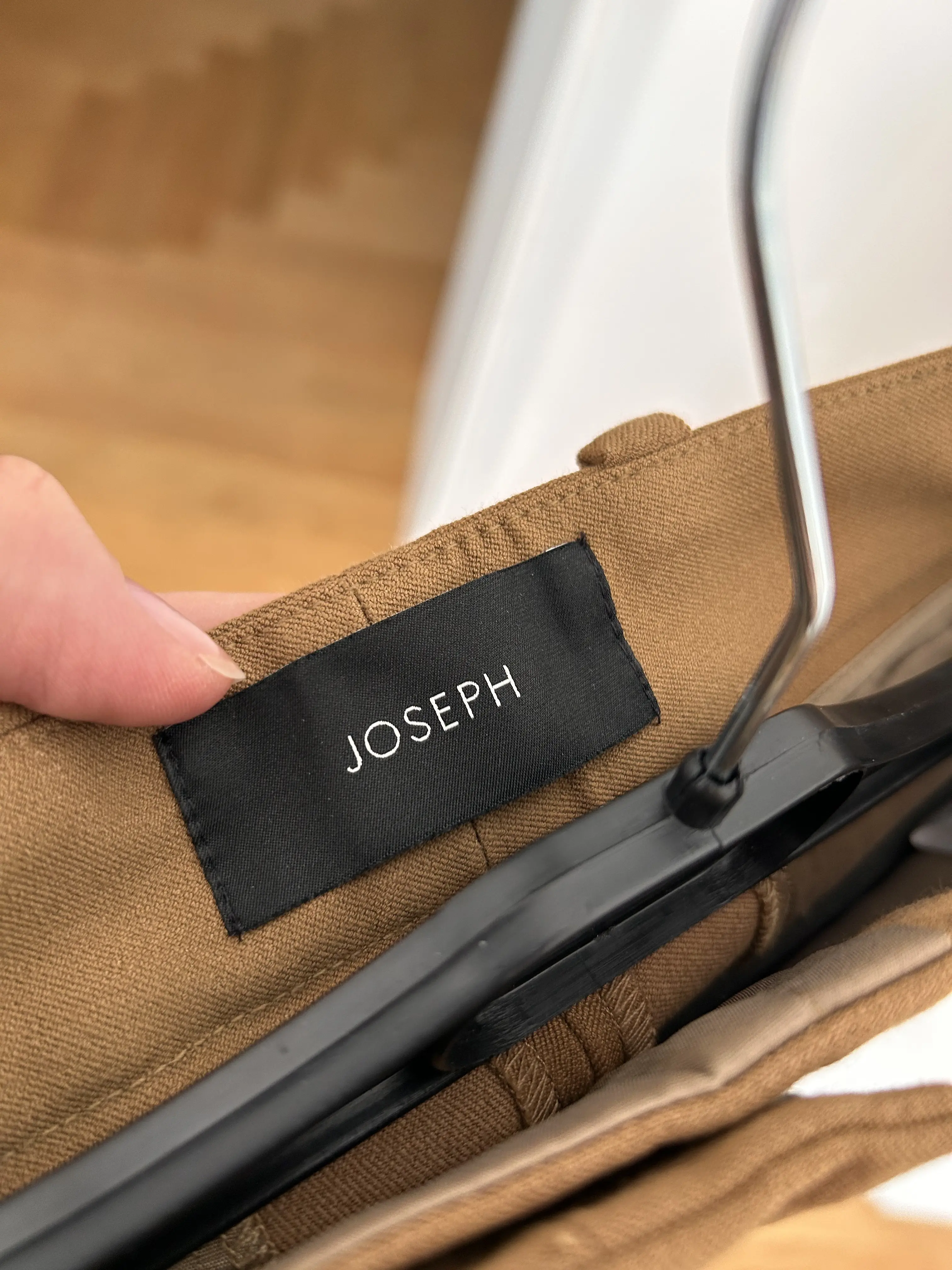 New unworn trousers | LOOP Marketplace