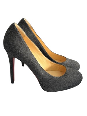 Louboutin high heels | Marché LOOP