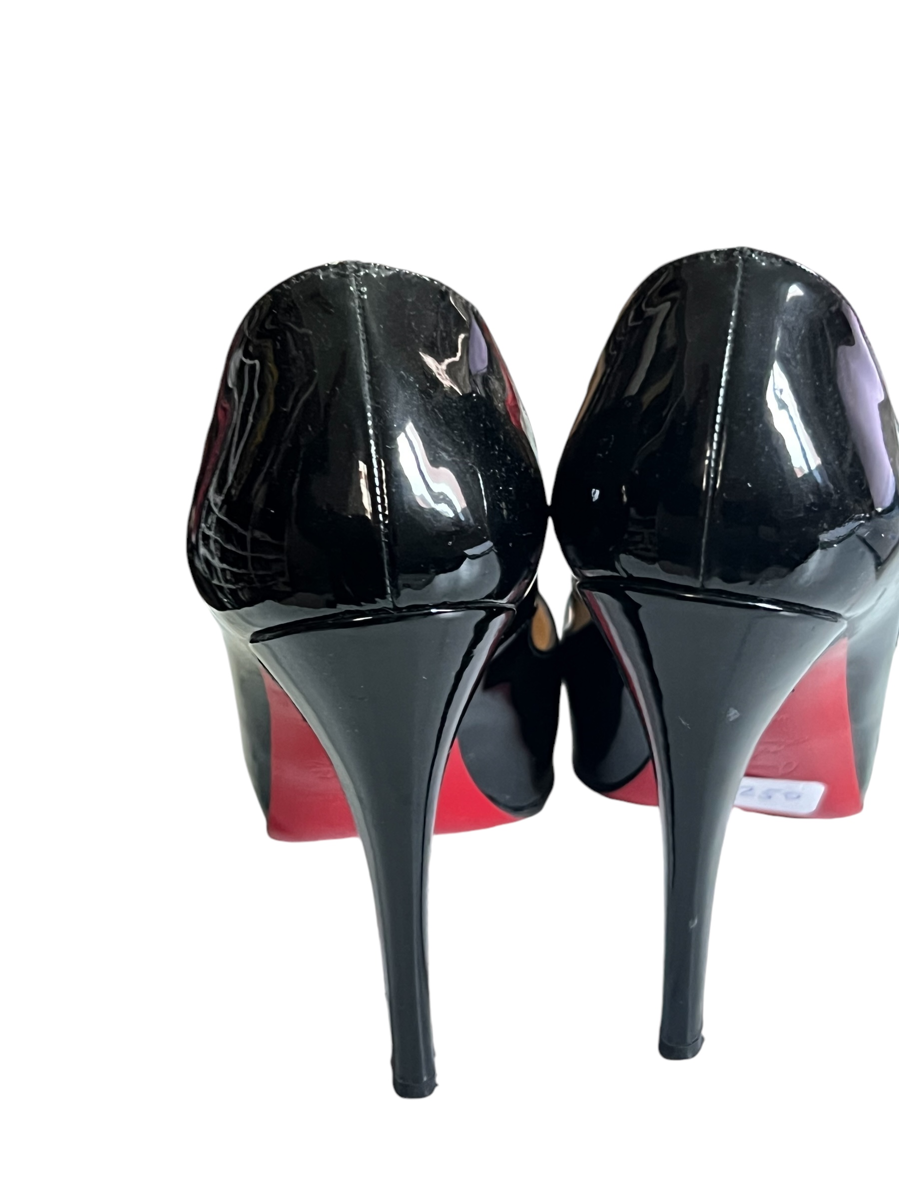 Very Prive Louboutin pumps