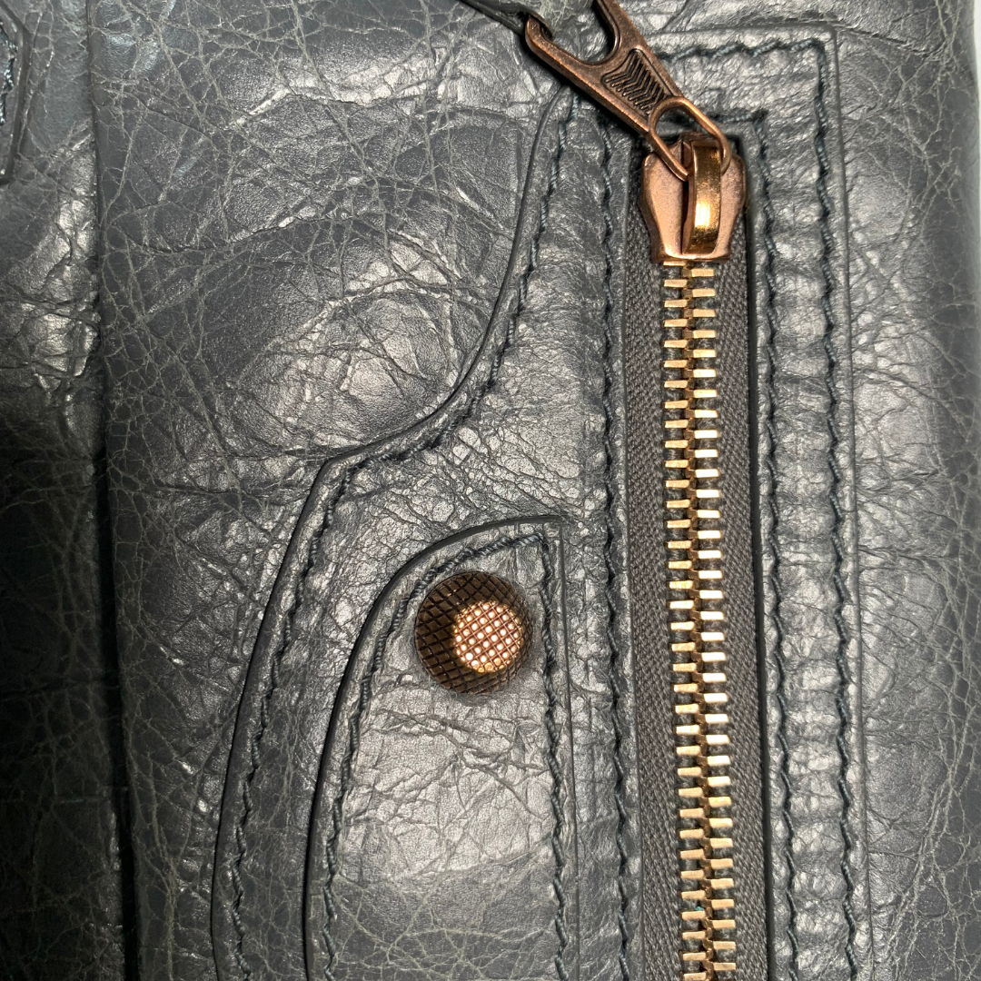 Balenciaga leather clutch | Marché LOOP