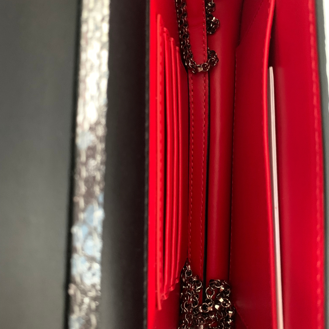 Louboutin shoulder bag | LOOP-Marktplatz