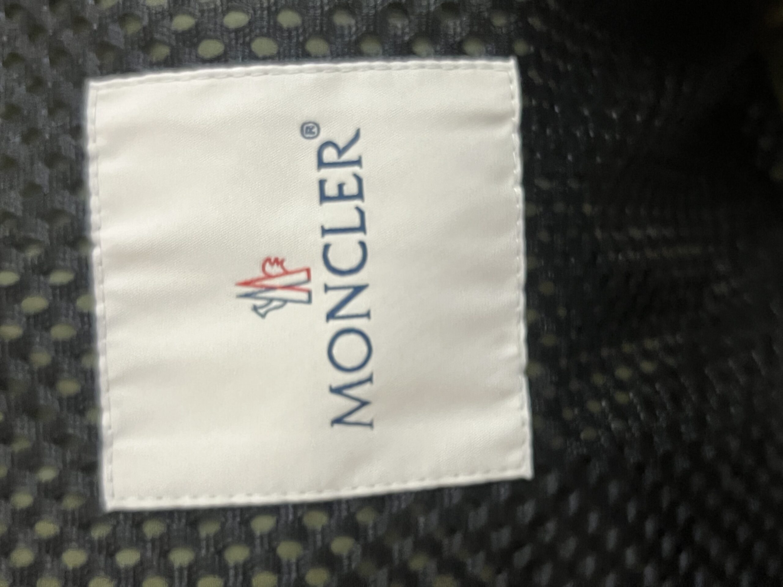 Moncler jacket | LOOP-Marktplatz