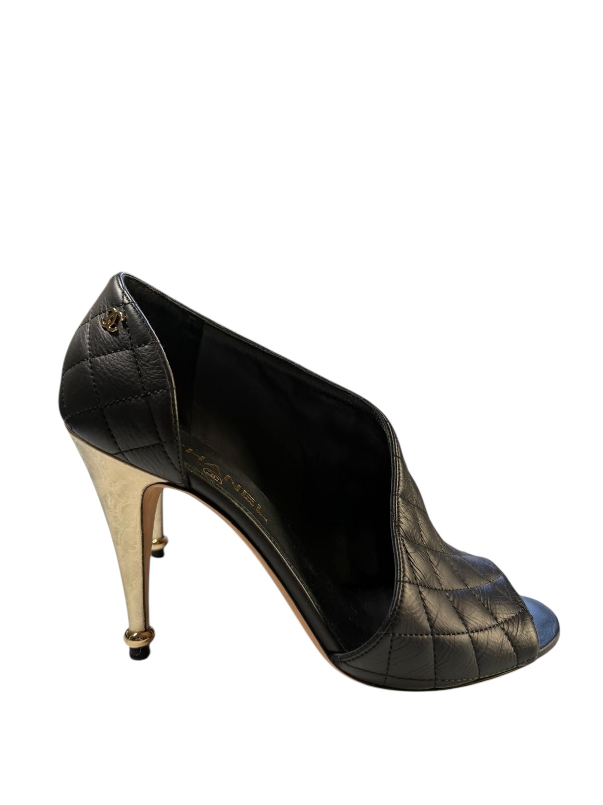 Chanel pumps | LOOP Marketplace