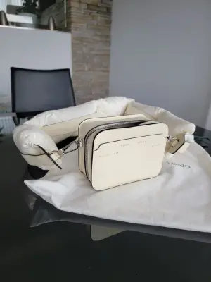Moncler x Valextra Tasche | LOOP-Marktplatz