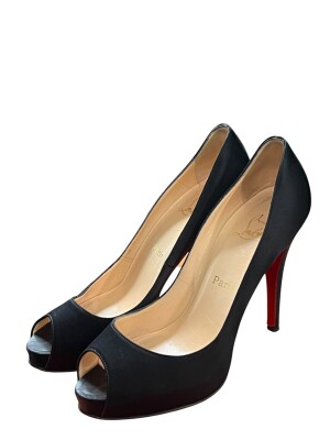 Satin Louboutin Pumps | Marché LOOP
