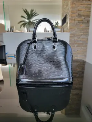 Louis Vuitton Alma PM Epi Vernis | Marché LOOP