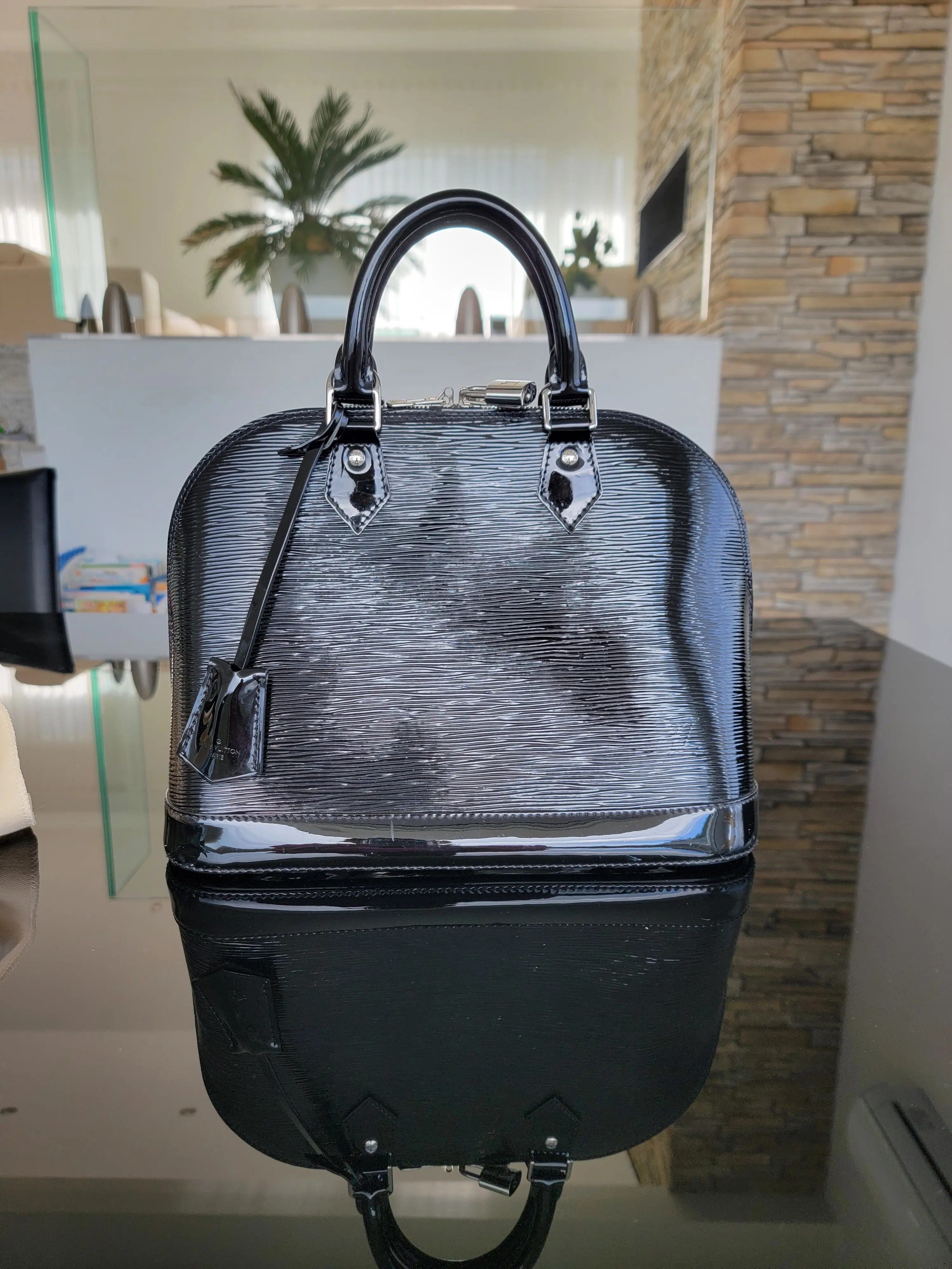 Louis Vuitton Alma PM Epi Vernis | Marché LOOP
