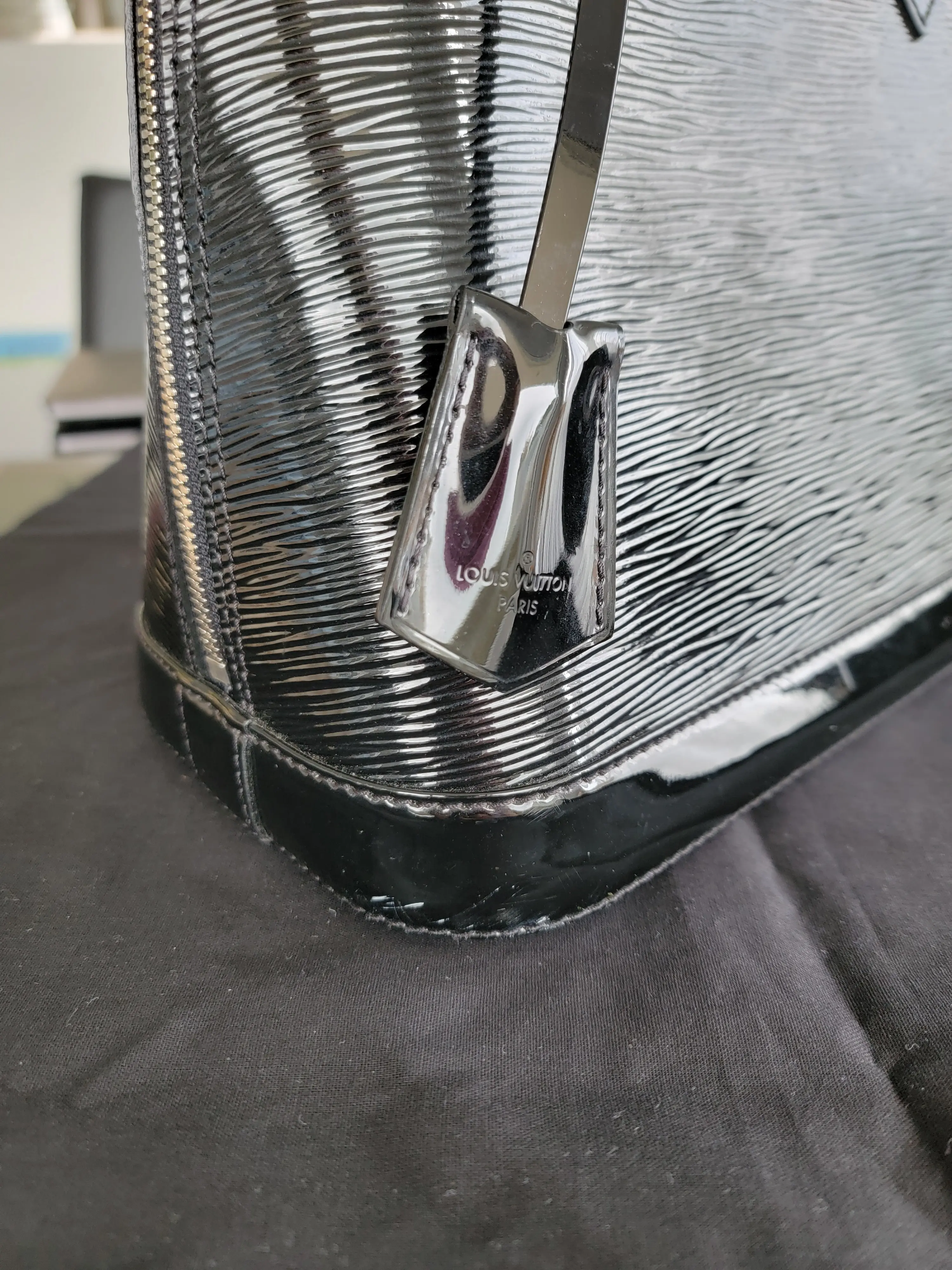 Louis Vuitton Alma PM Epi Vernis | Marché LOOP