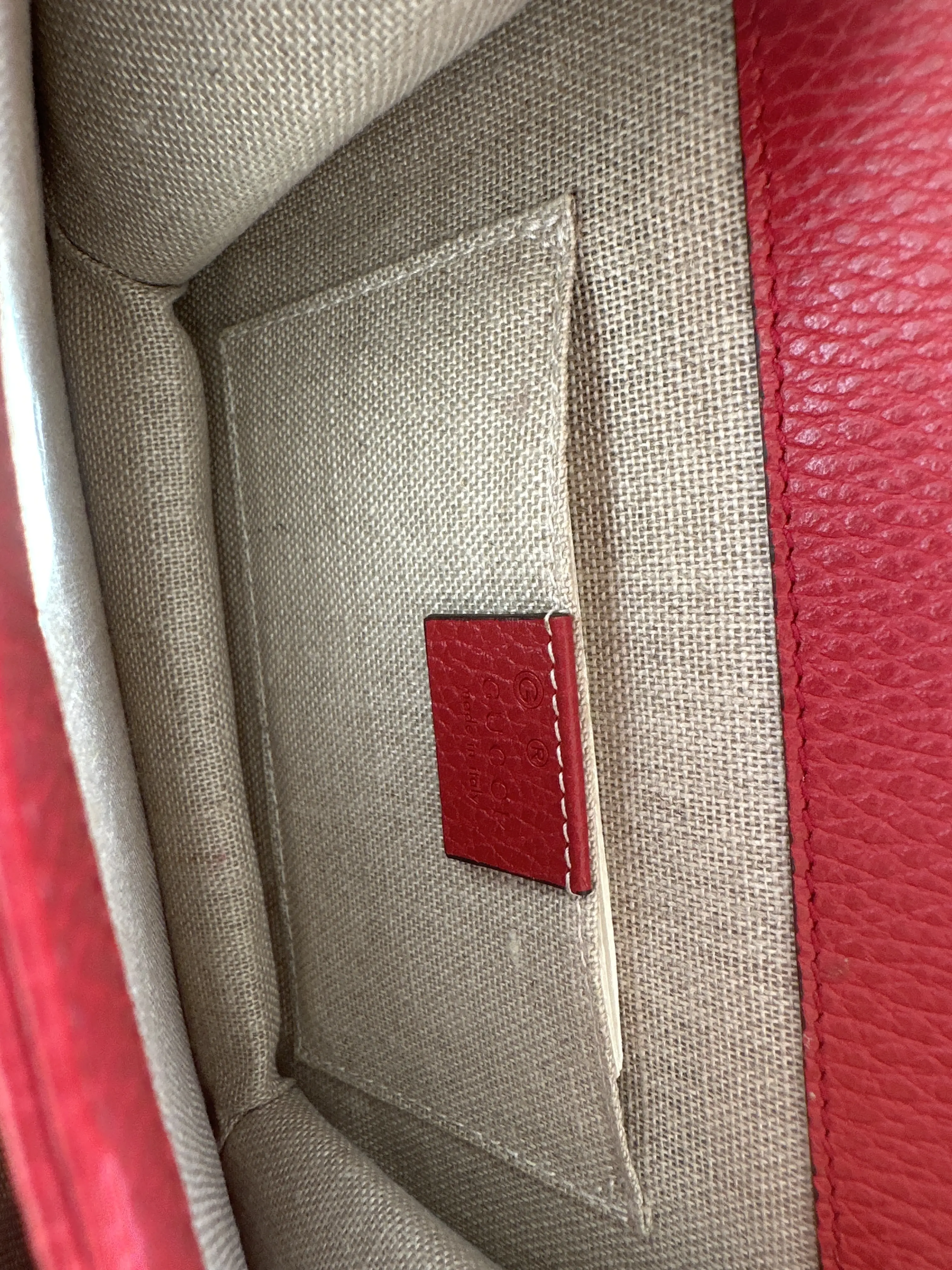 Gucci Handtasche rot | LOOP-Marktplatz