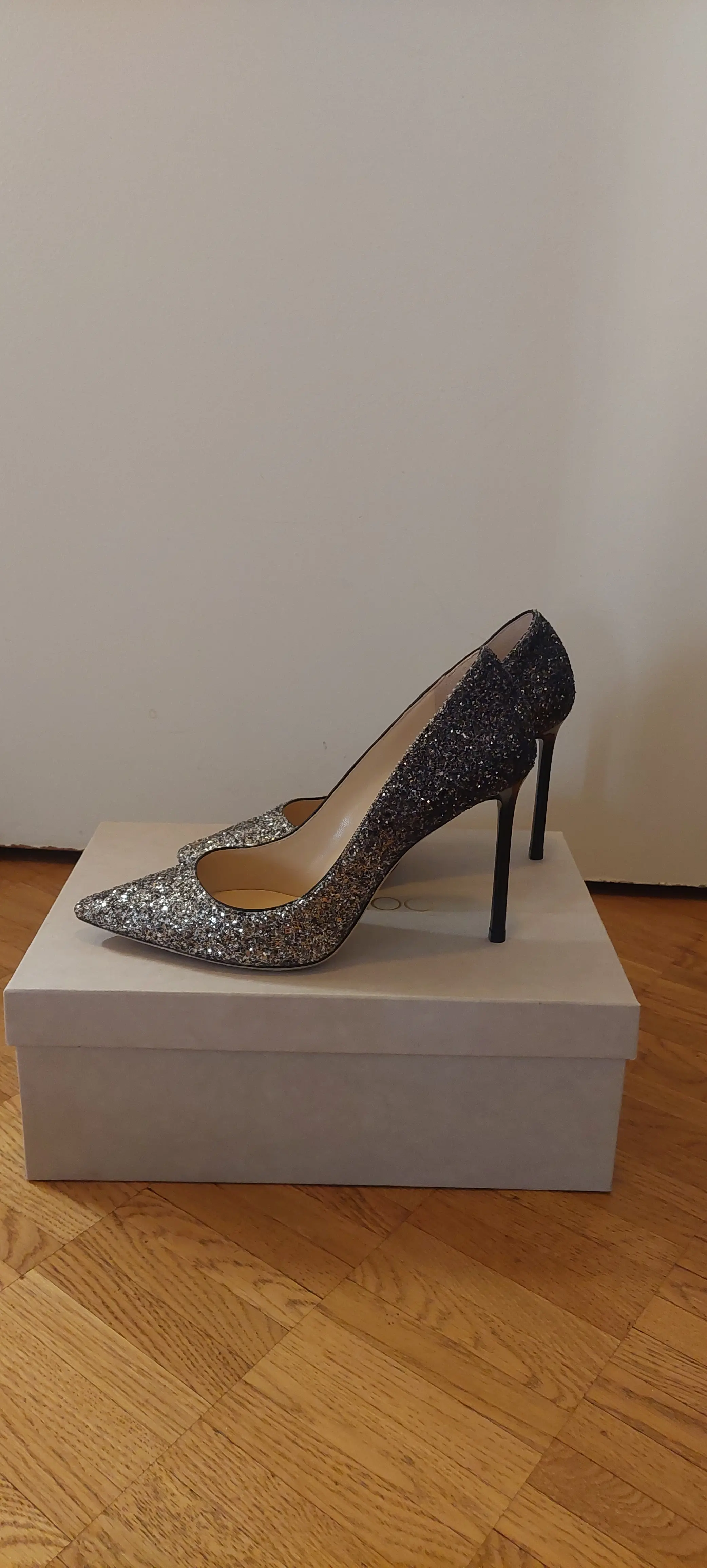 JIMMY CHOO ROMY 100 LIGHT MOCHA BLACK | Marché LOOP