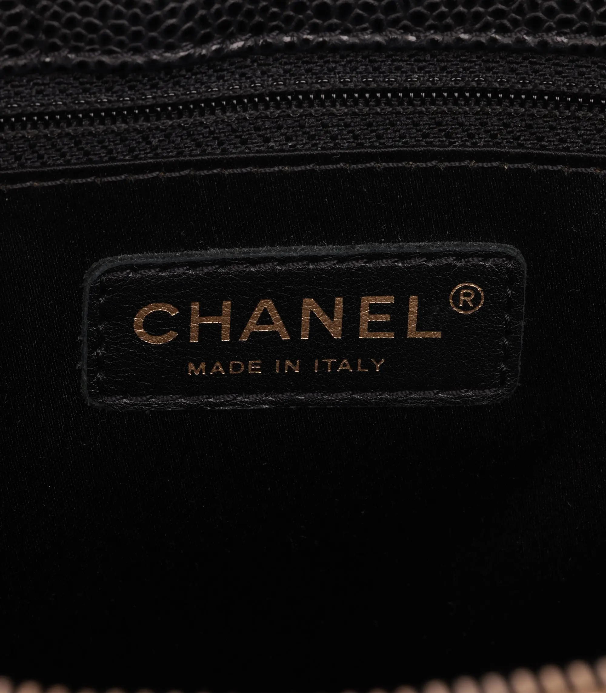 CHANEL GST Caviar Leder | LOOP-Marktplatz