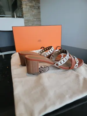 HERMES chain d'ancre Sandalen | LOOP-Marktplatz