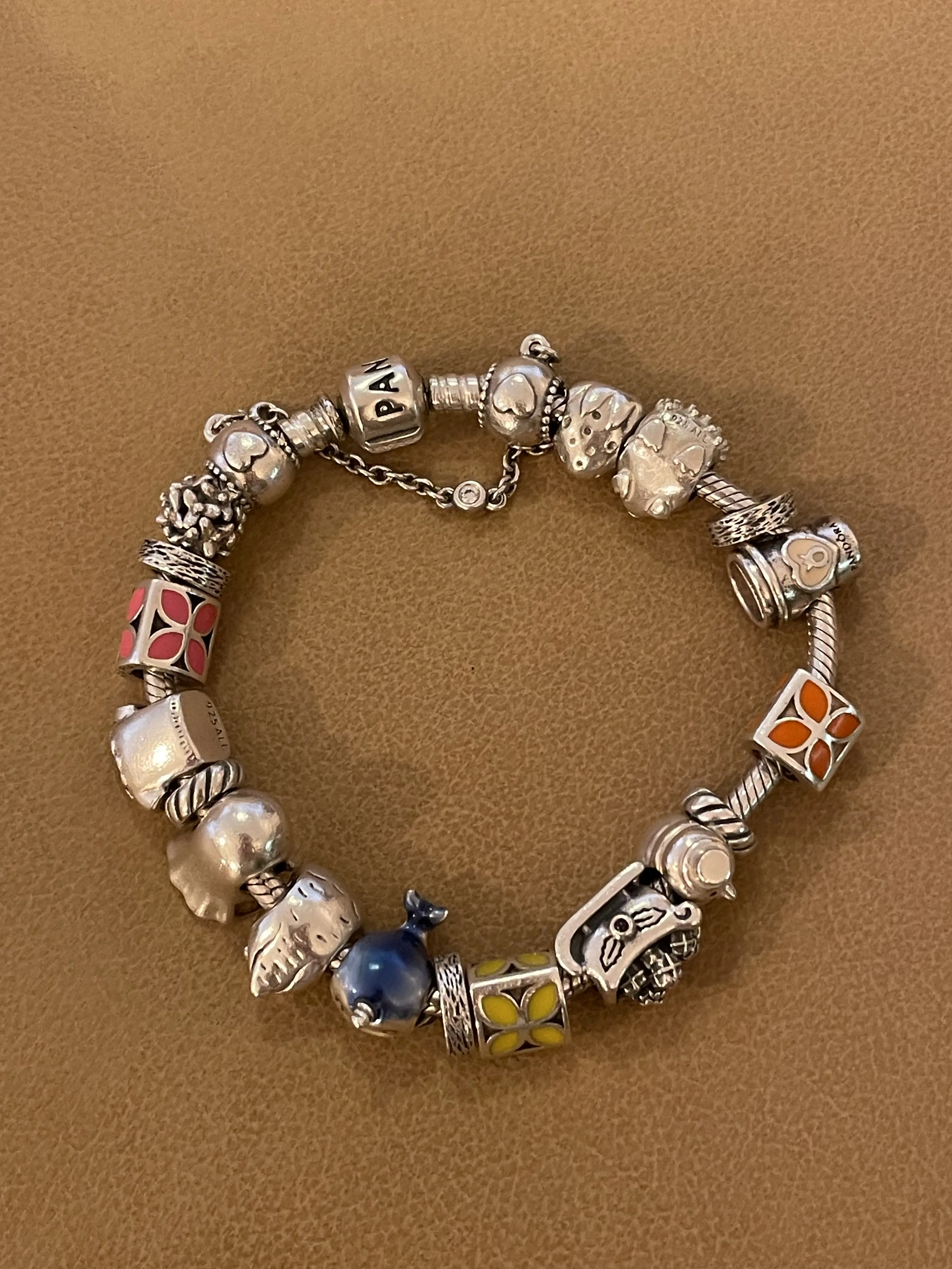 PANDORA Bracelet, 19cm with 13 Charms | Marché LOOP