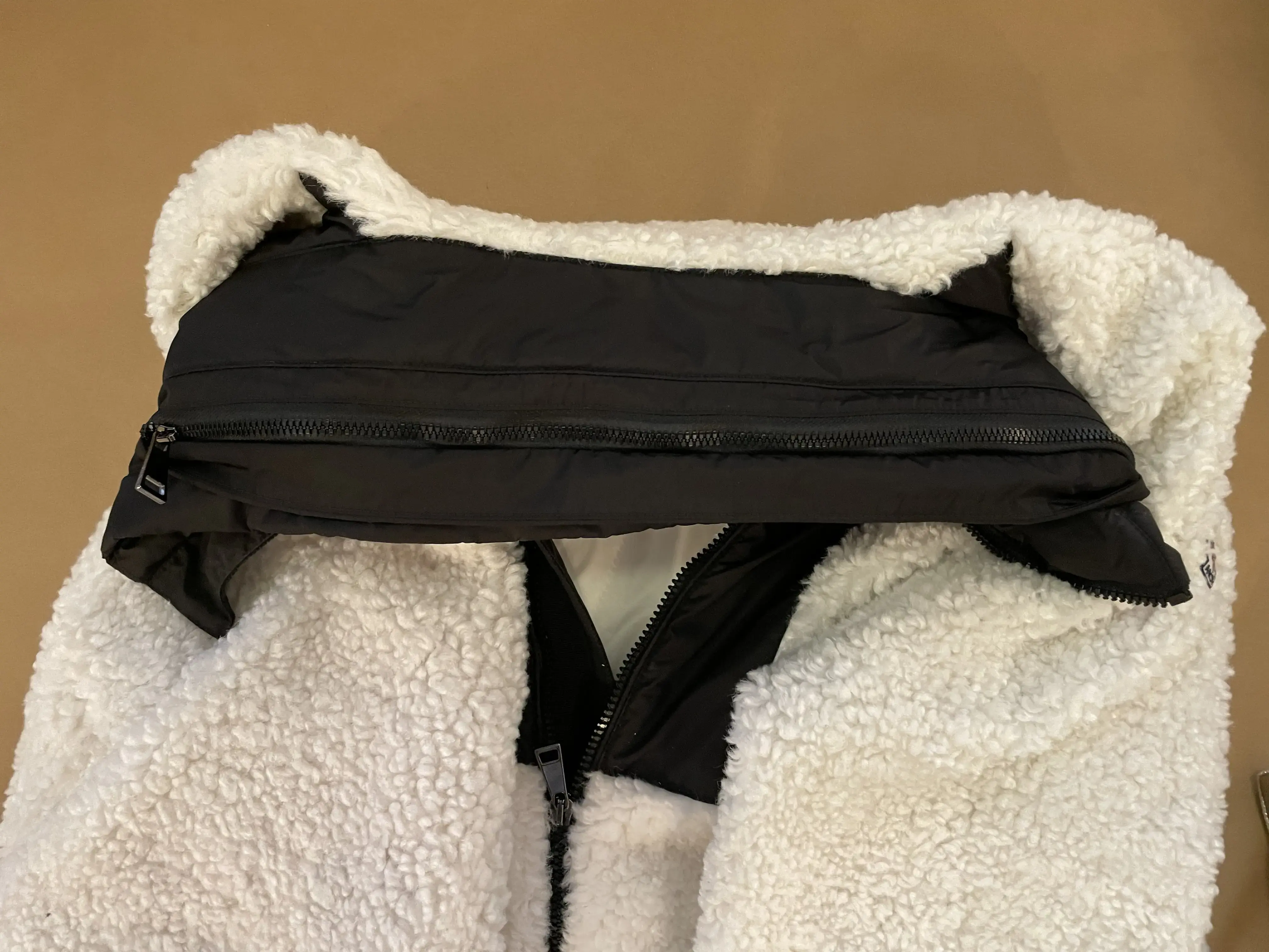 MONCLER Teddy Jacket | LOOP-Marktplatz