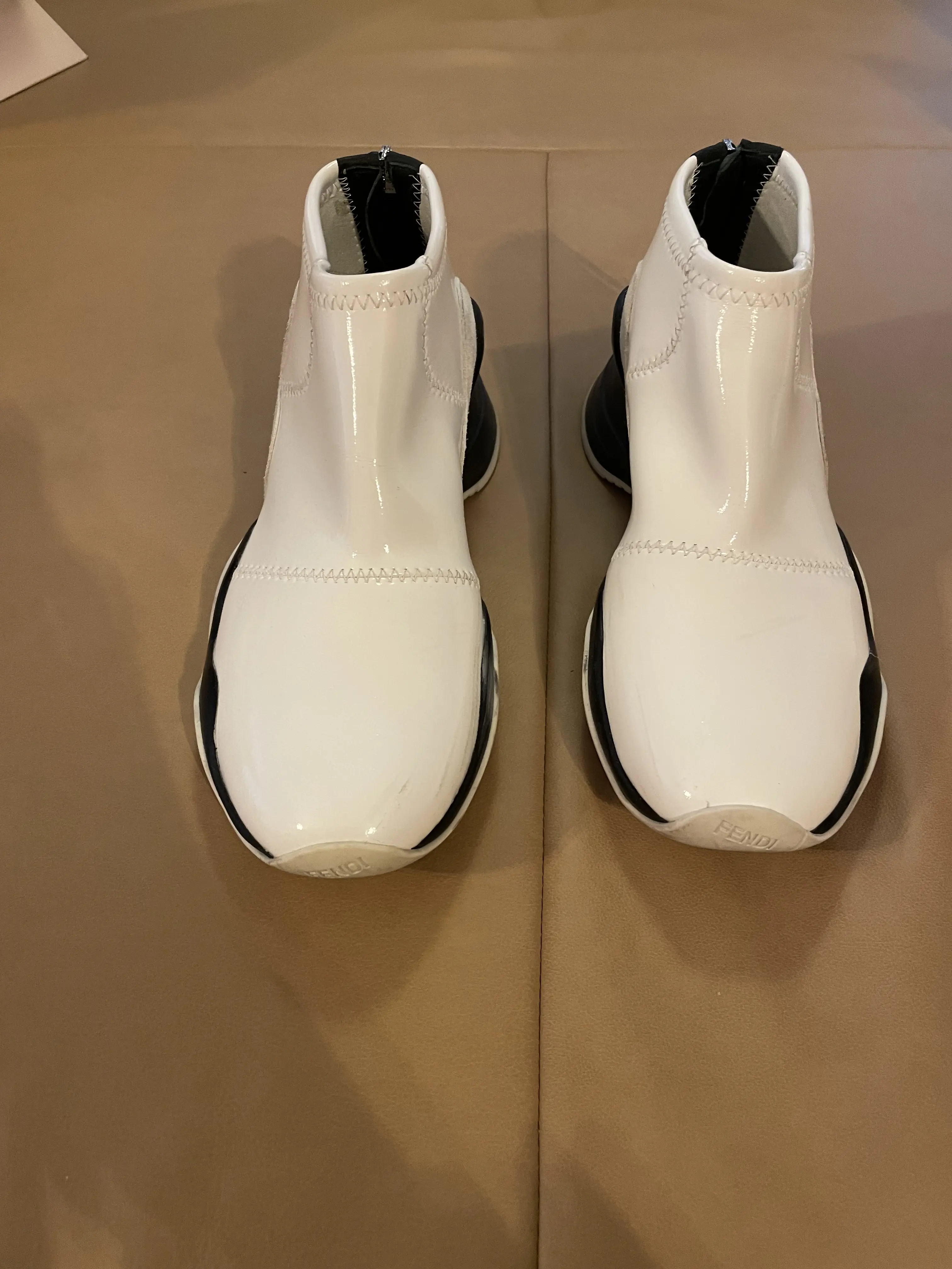 FENDI patent Leather Sneakers | LOOP-Marktplatz