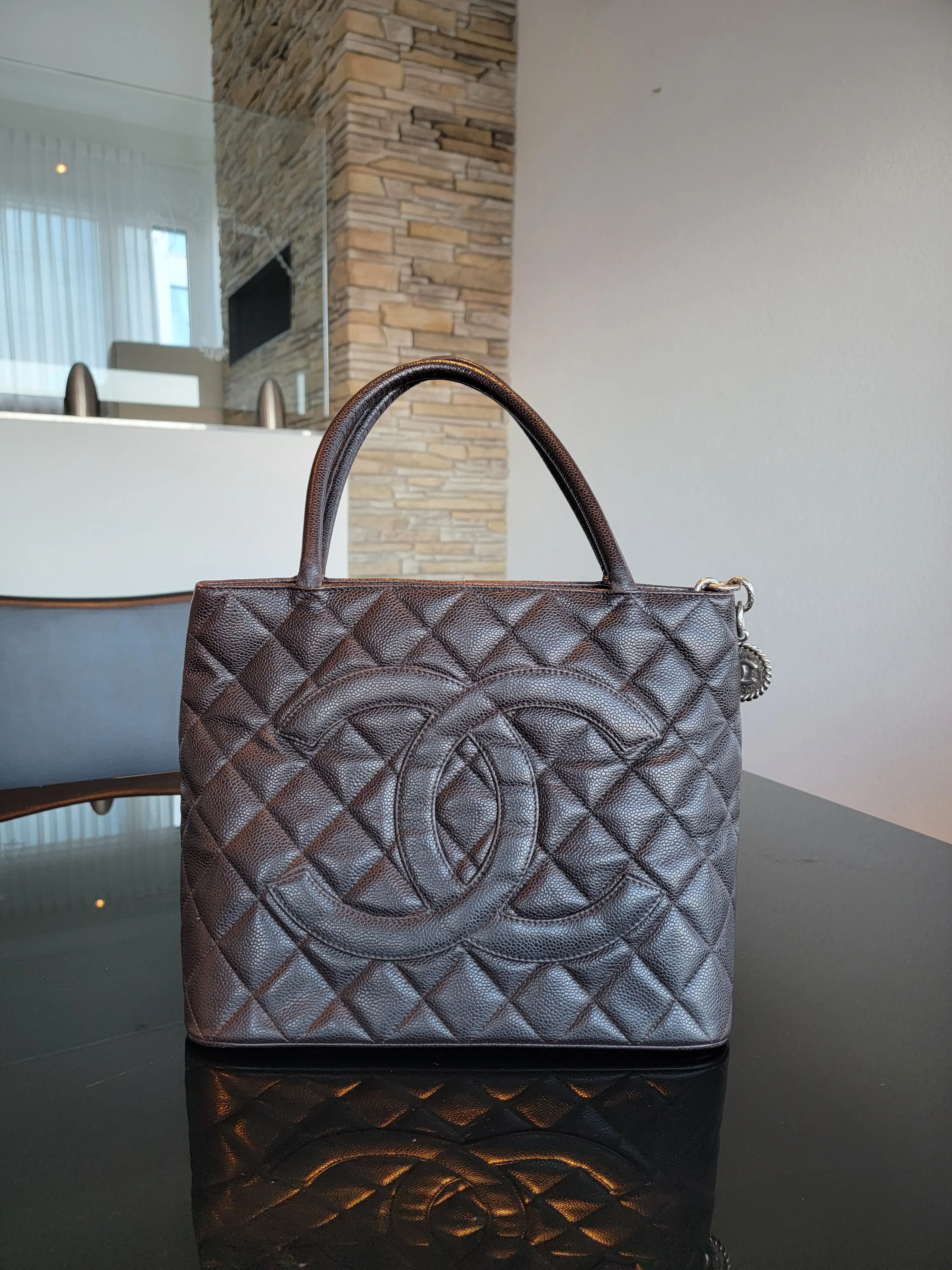 CHANEL Medaillon Tote | LOOP-Marktplatz