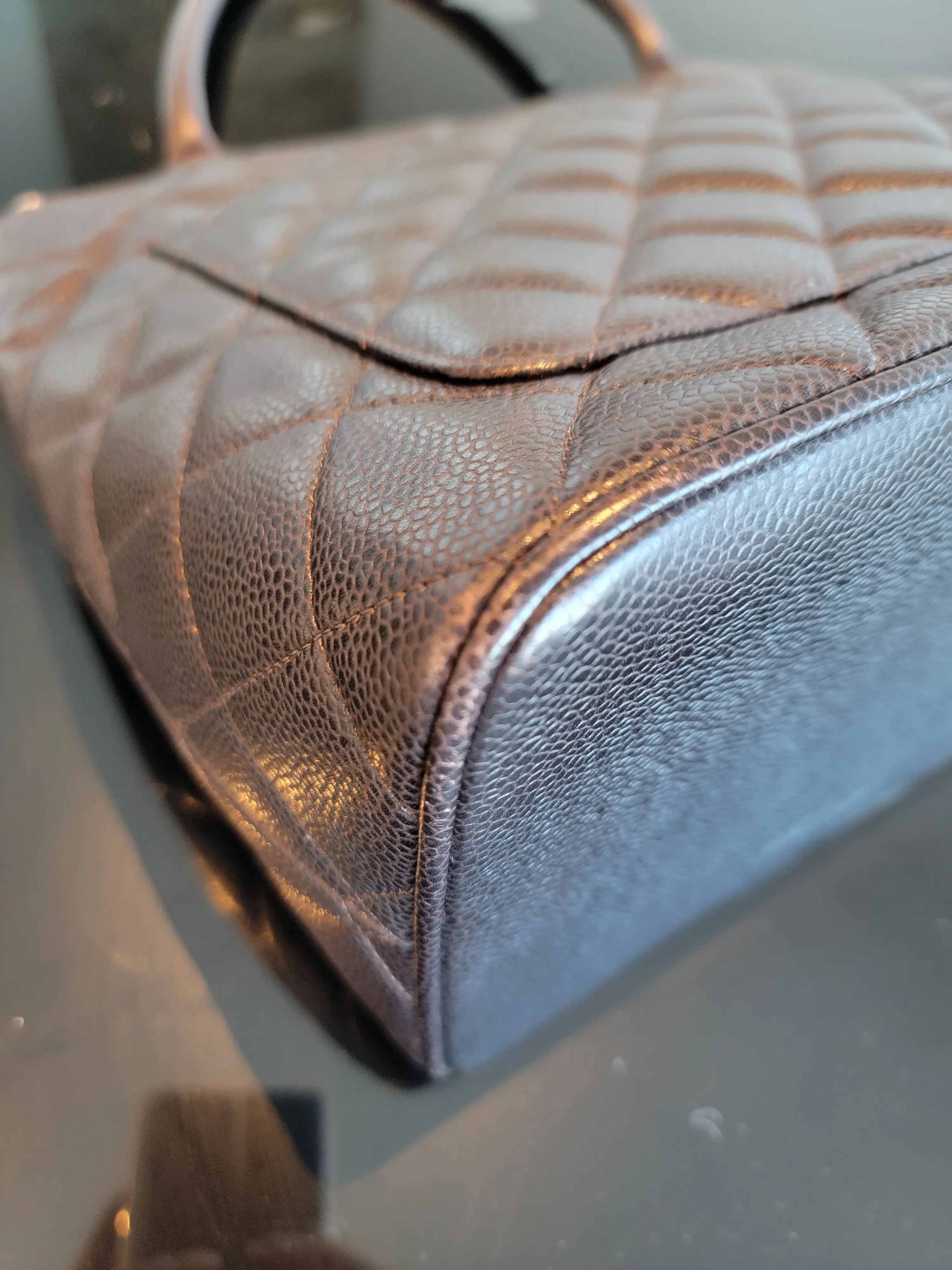 CHANEL Medaillon Tote | LOOP-Marktplatz