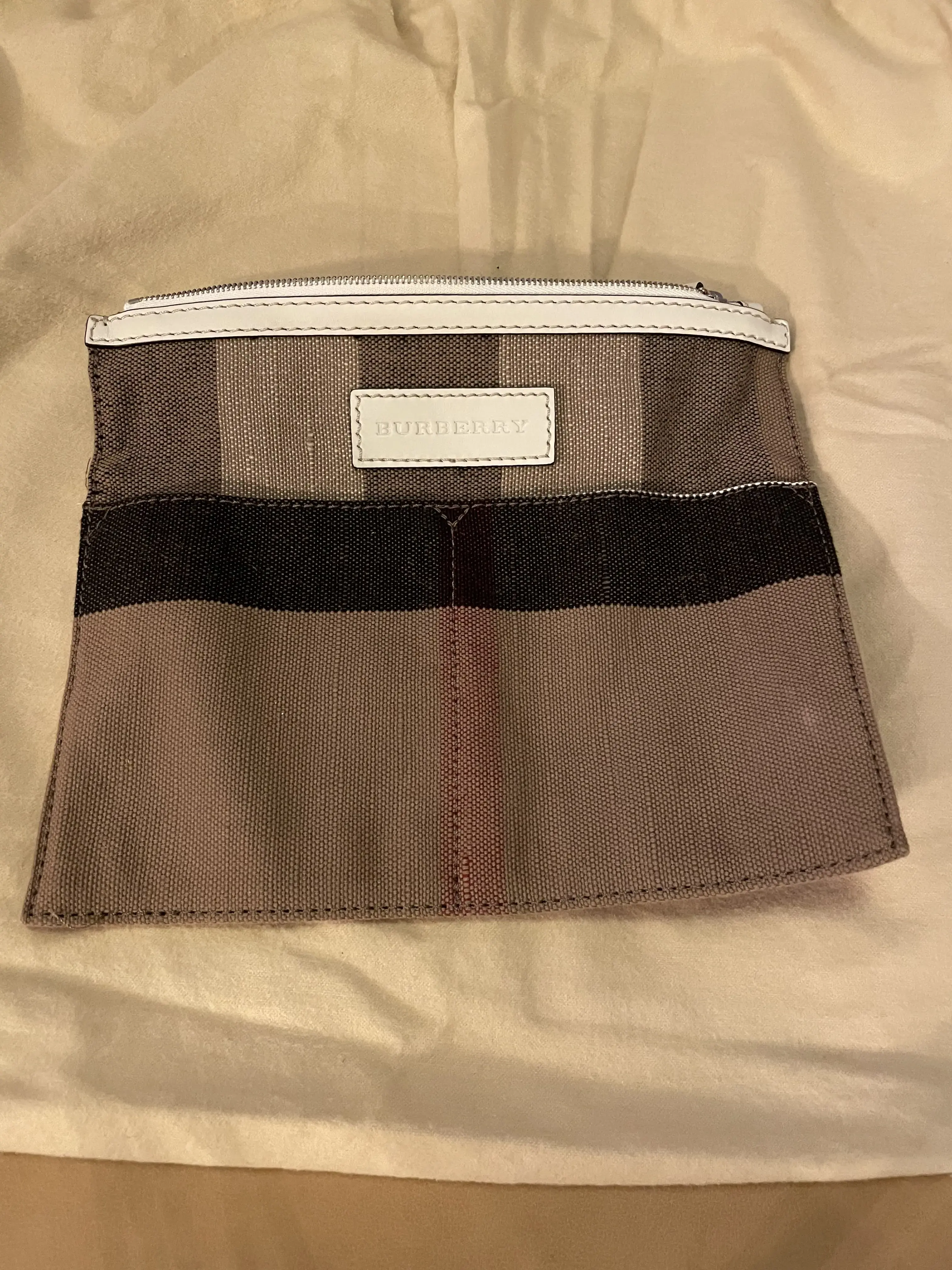 BURBERRY Ashby Bag | LOOP-Marktplatz