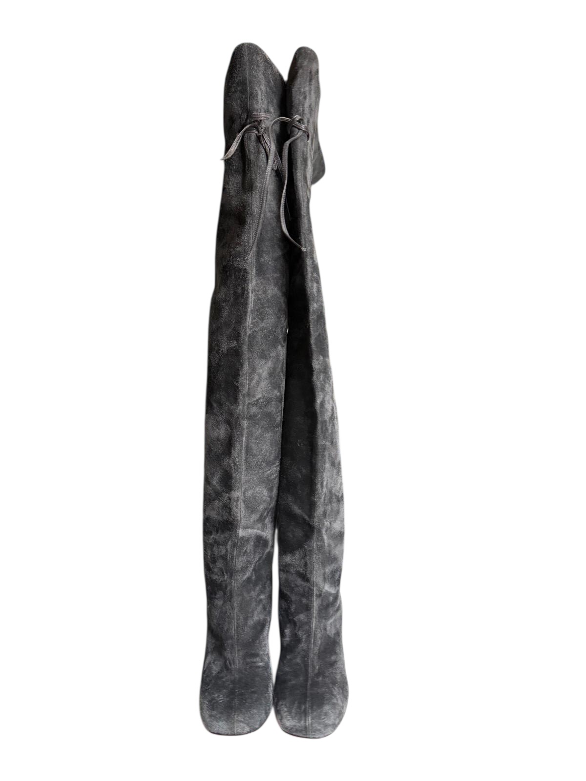 Louboutin boots | Marché LOOP