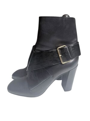 Louis Vuitton ankle boots | Marché LOOP
