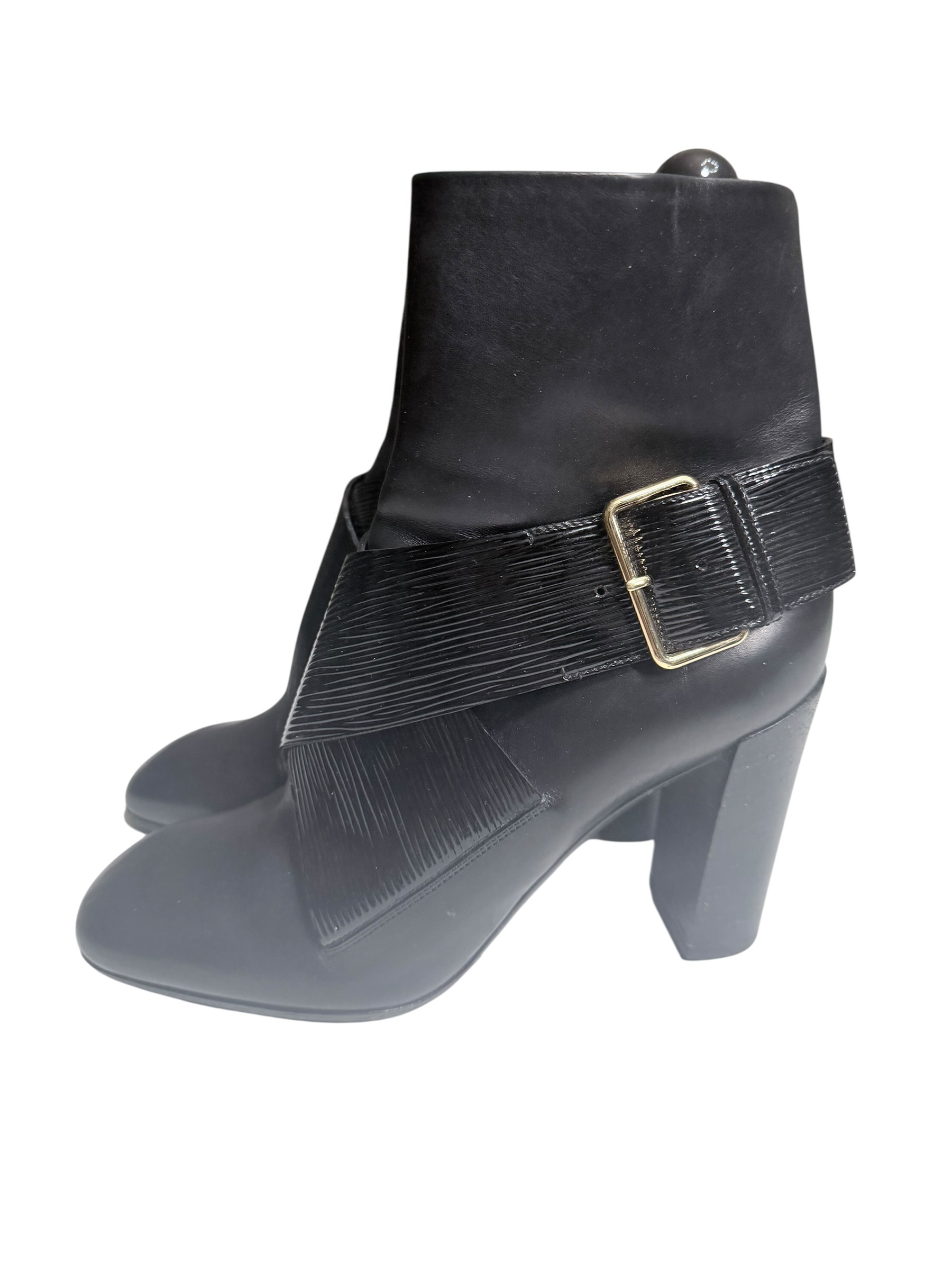 Louis Vuitton ankle boots | Marché LOOP