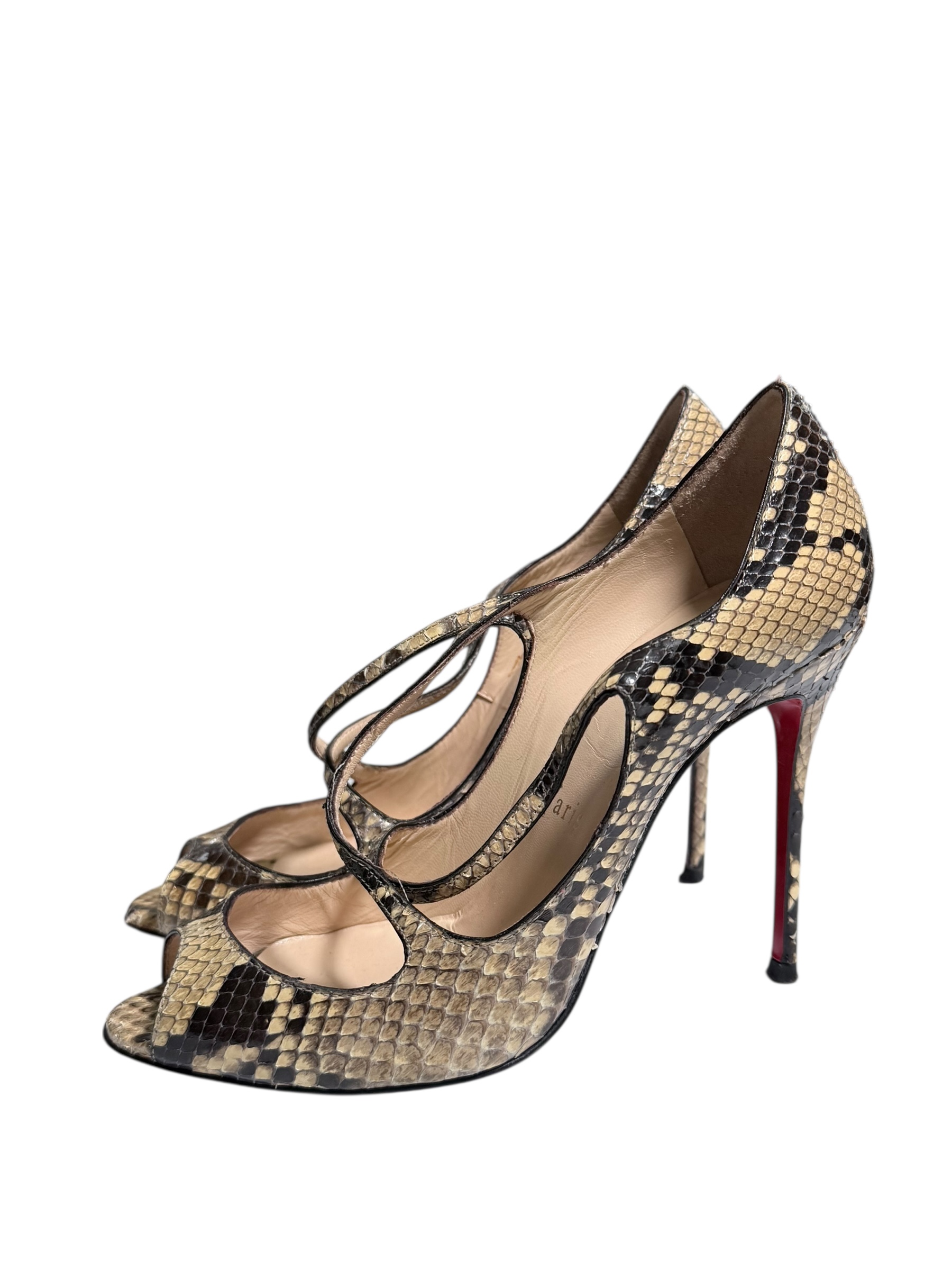 Louboutin high heels | Marché LOOP