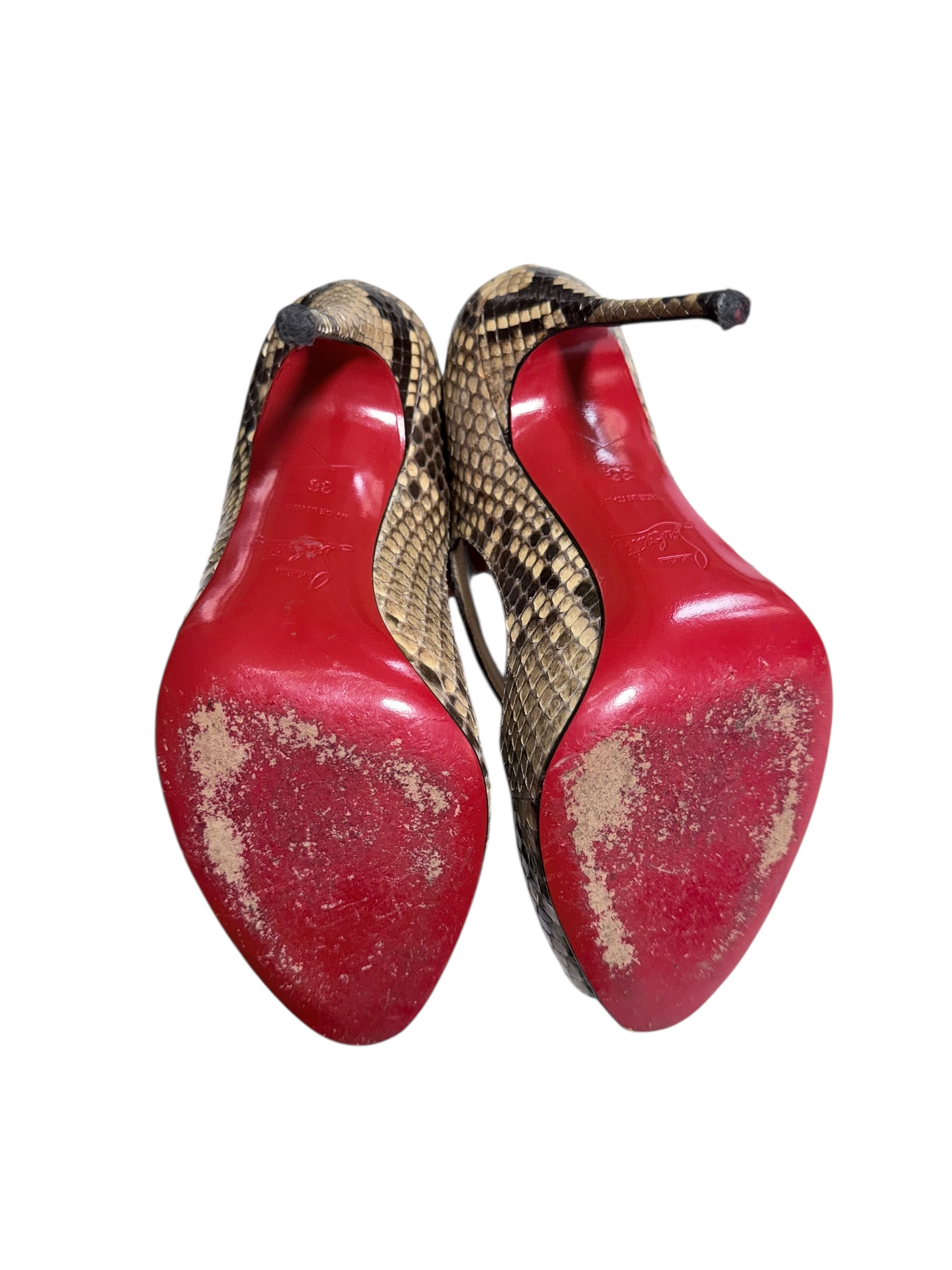 Louboutin high heels | Marché LOOP