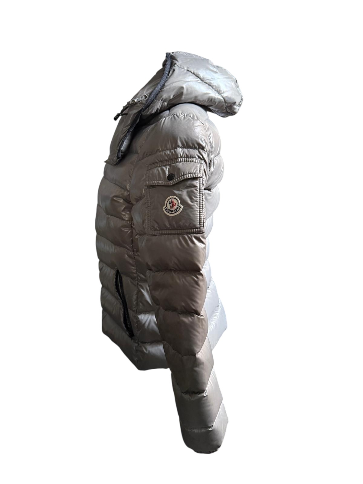 Moncler down jacket | Marché LOOP