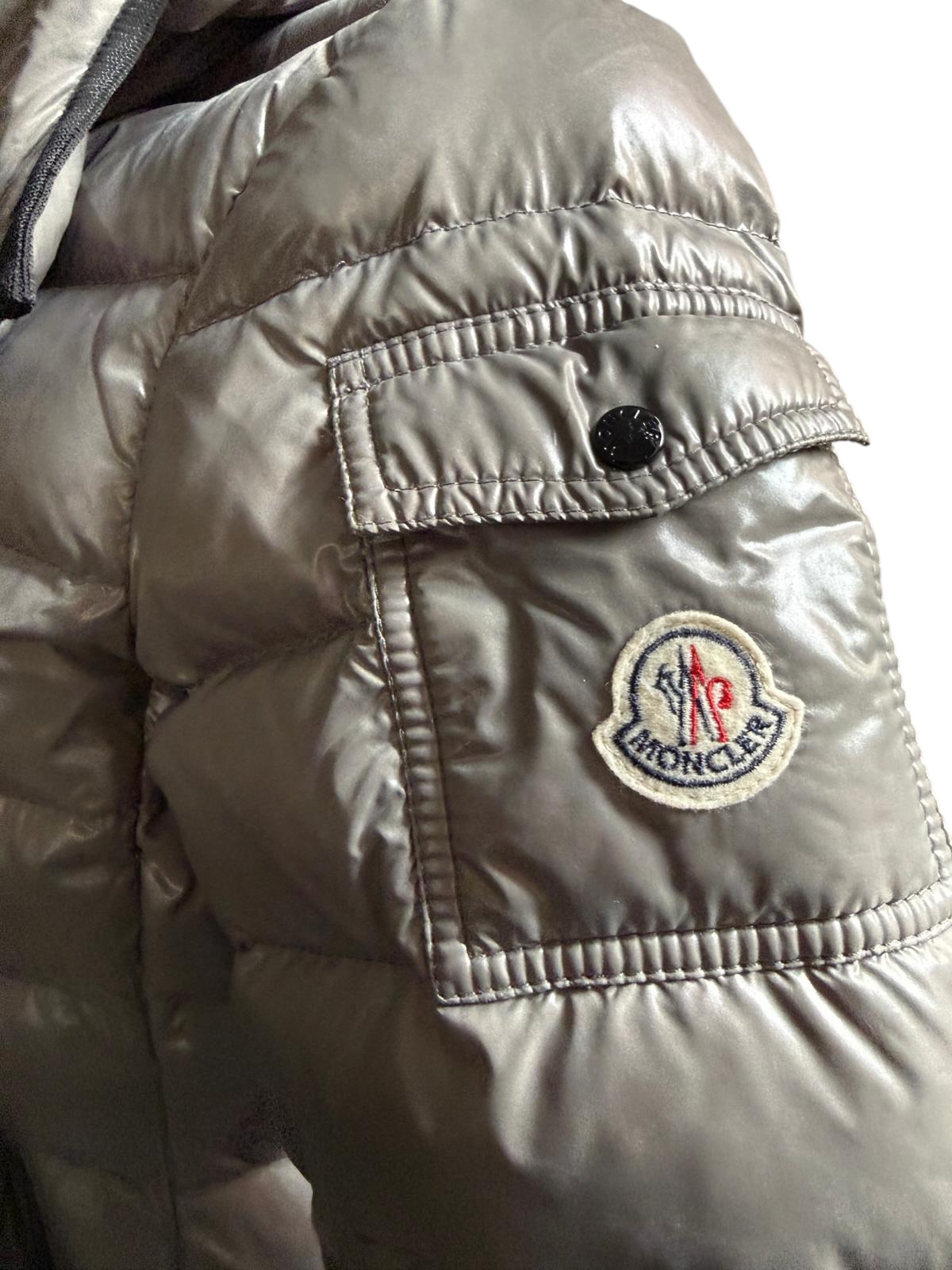 Moncler down jacket | Marché LOOP