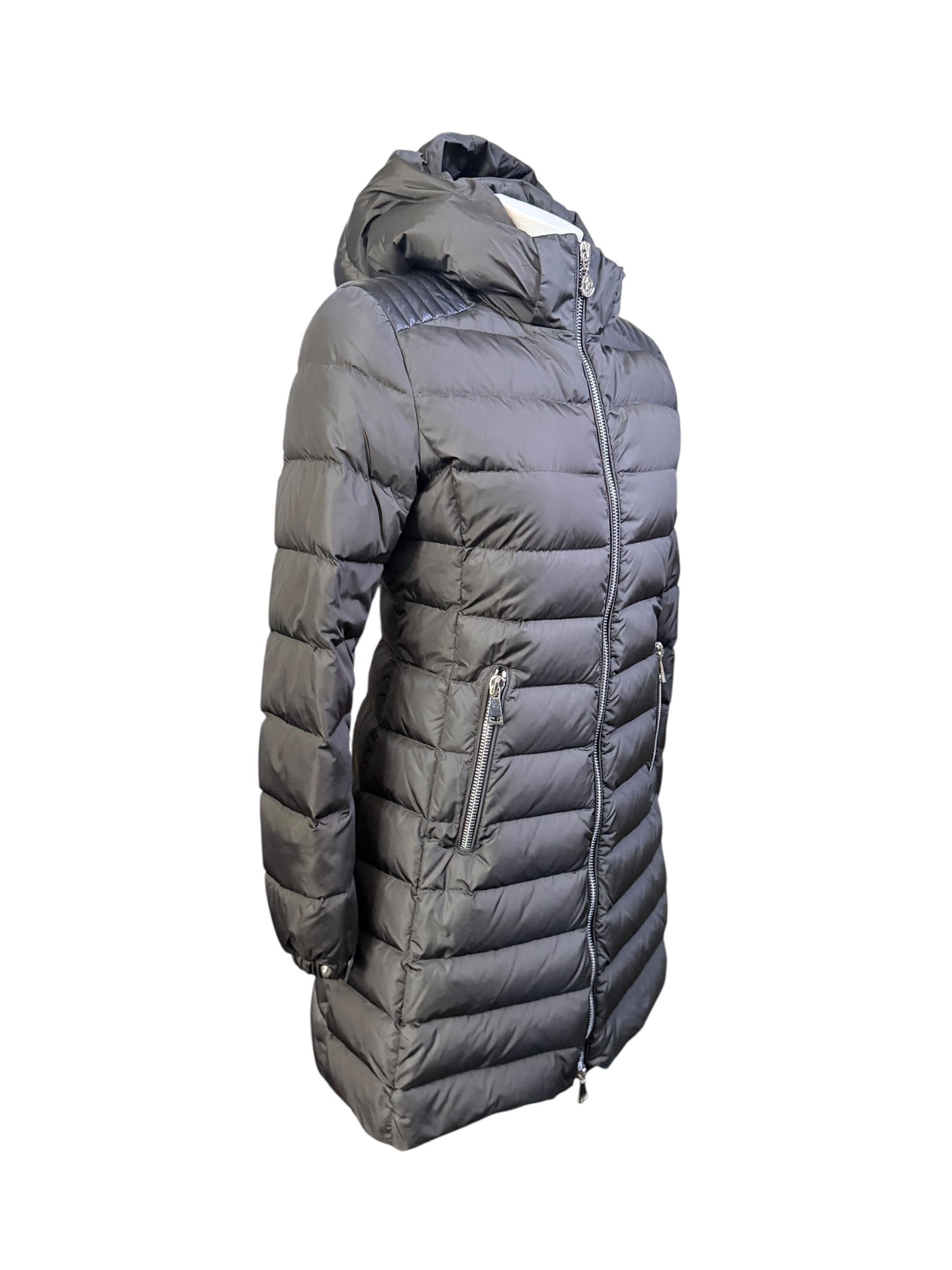 Moncler down jacket | Marché LOOP
