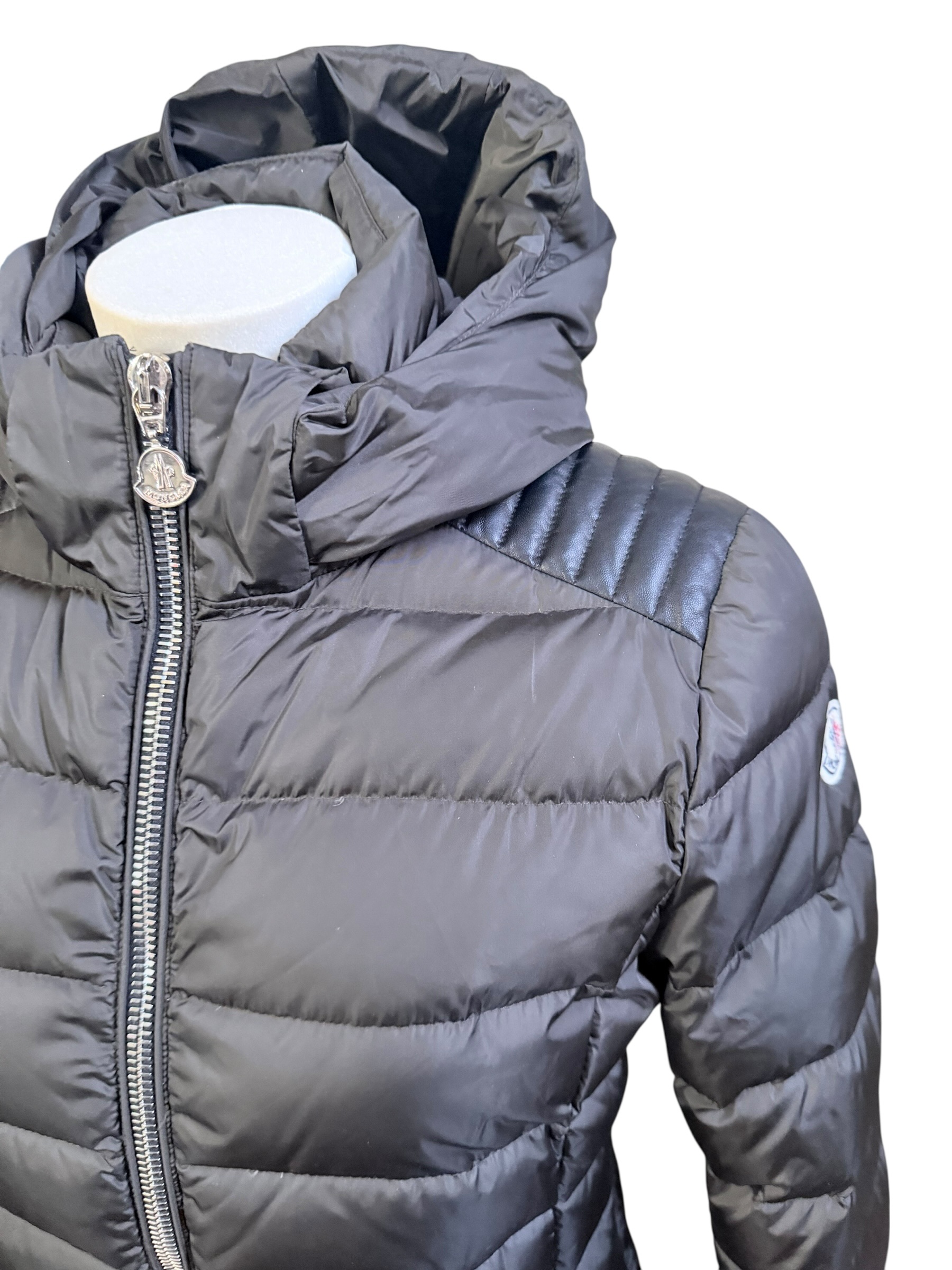 Moncler down jacket | Marché LOOP