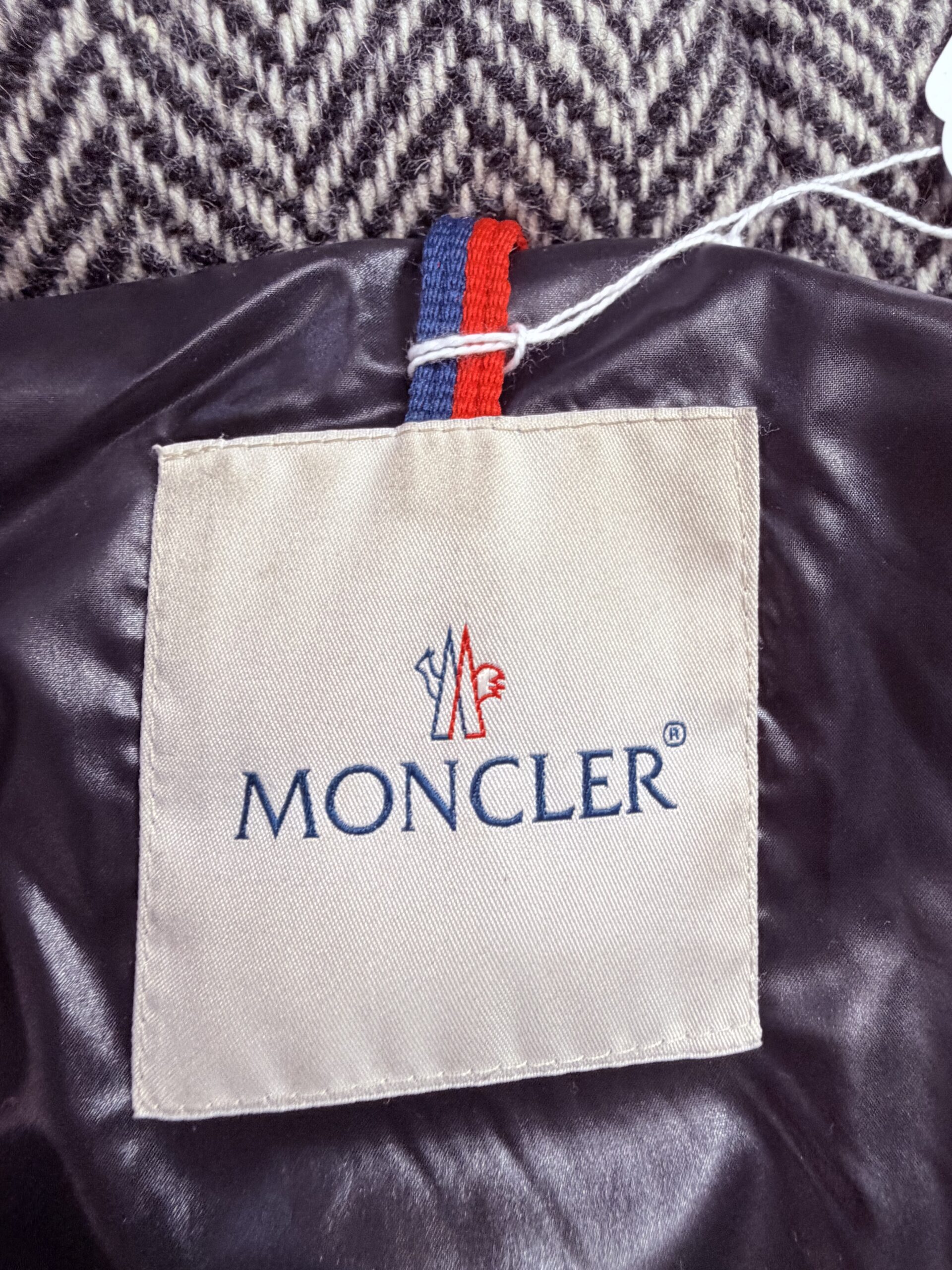 Moncler down jacket | Marché LOOP